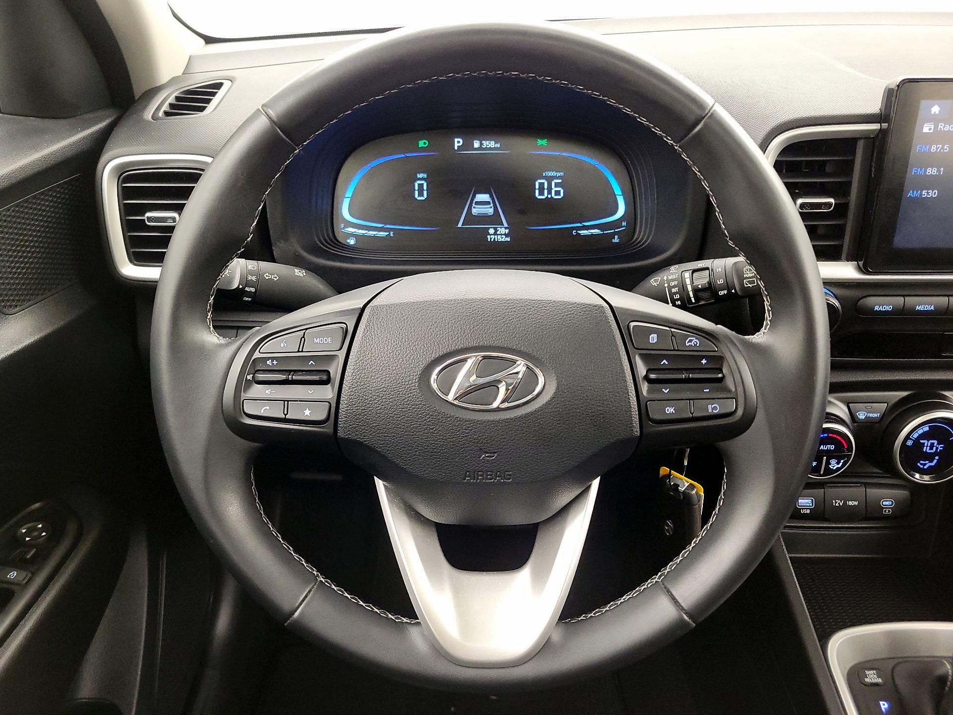 Thumbnail: 2023 Hyundai Venue - 10