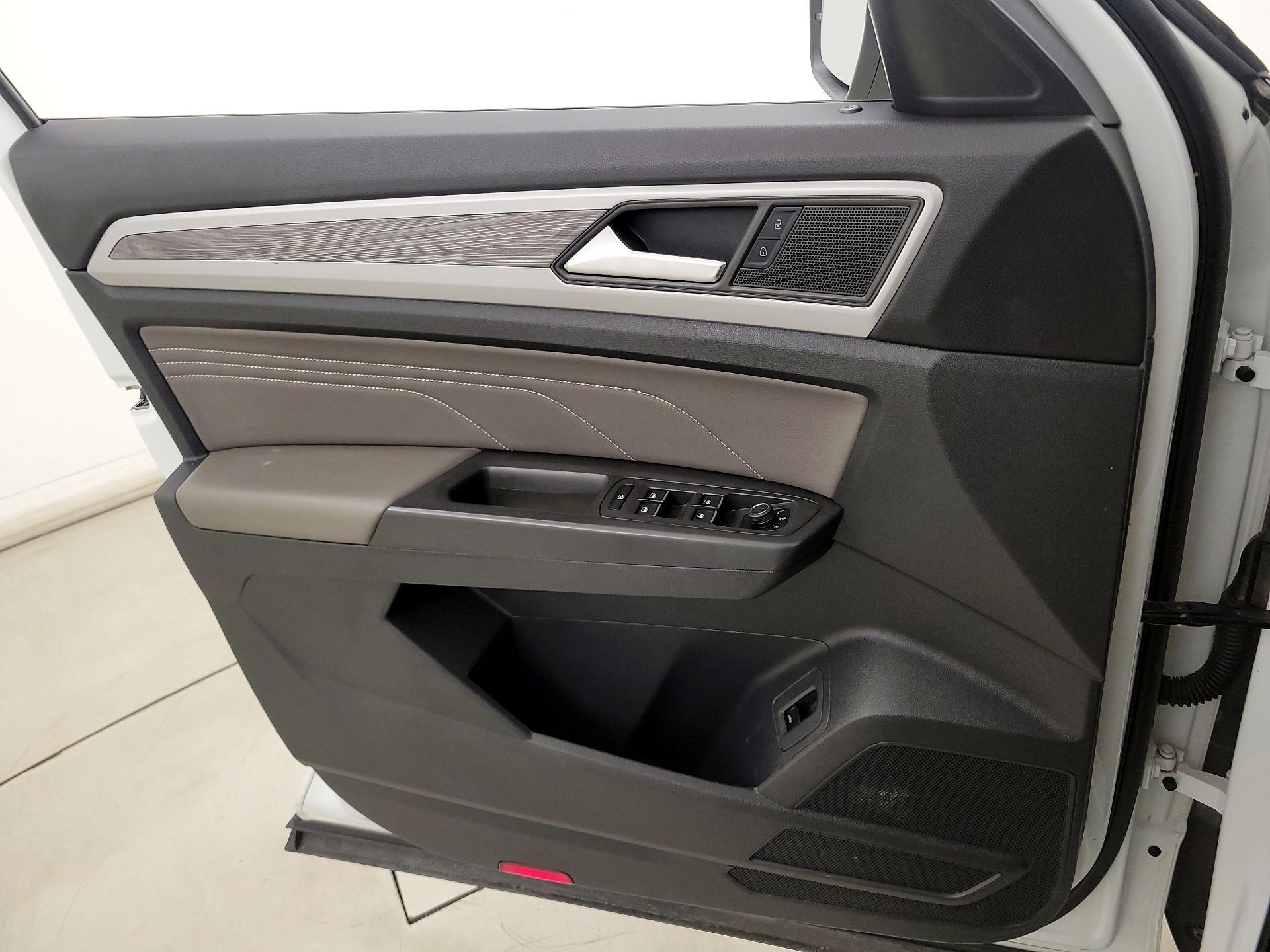 Thumbnail: 2023 Volkswagen Atlas - 12