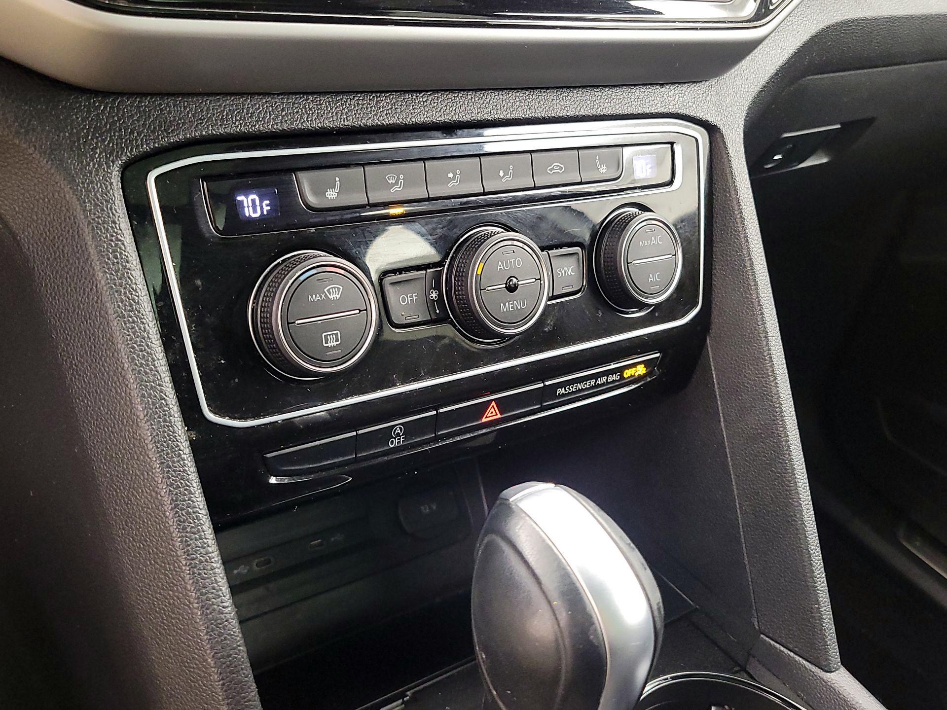 Thumbnail: 2023 Volkswagen Atlas - 16