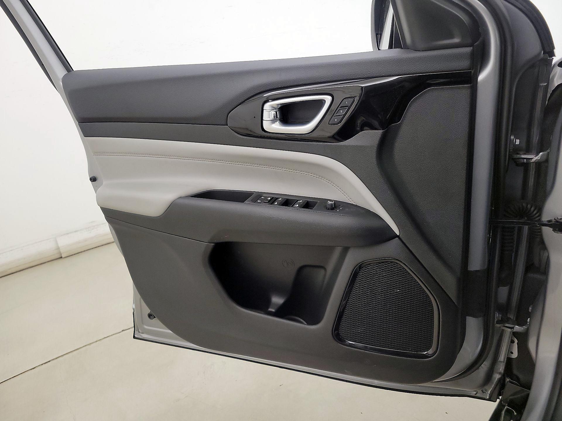 Thumbnail: 2022 Jeep Compass - 12