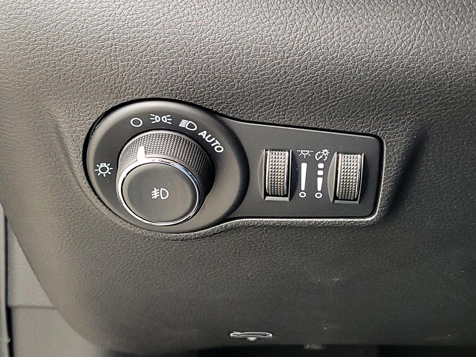 Thumbnail: 2022 Jeep Compass - 13