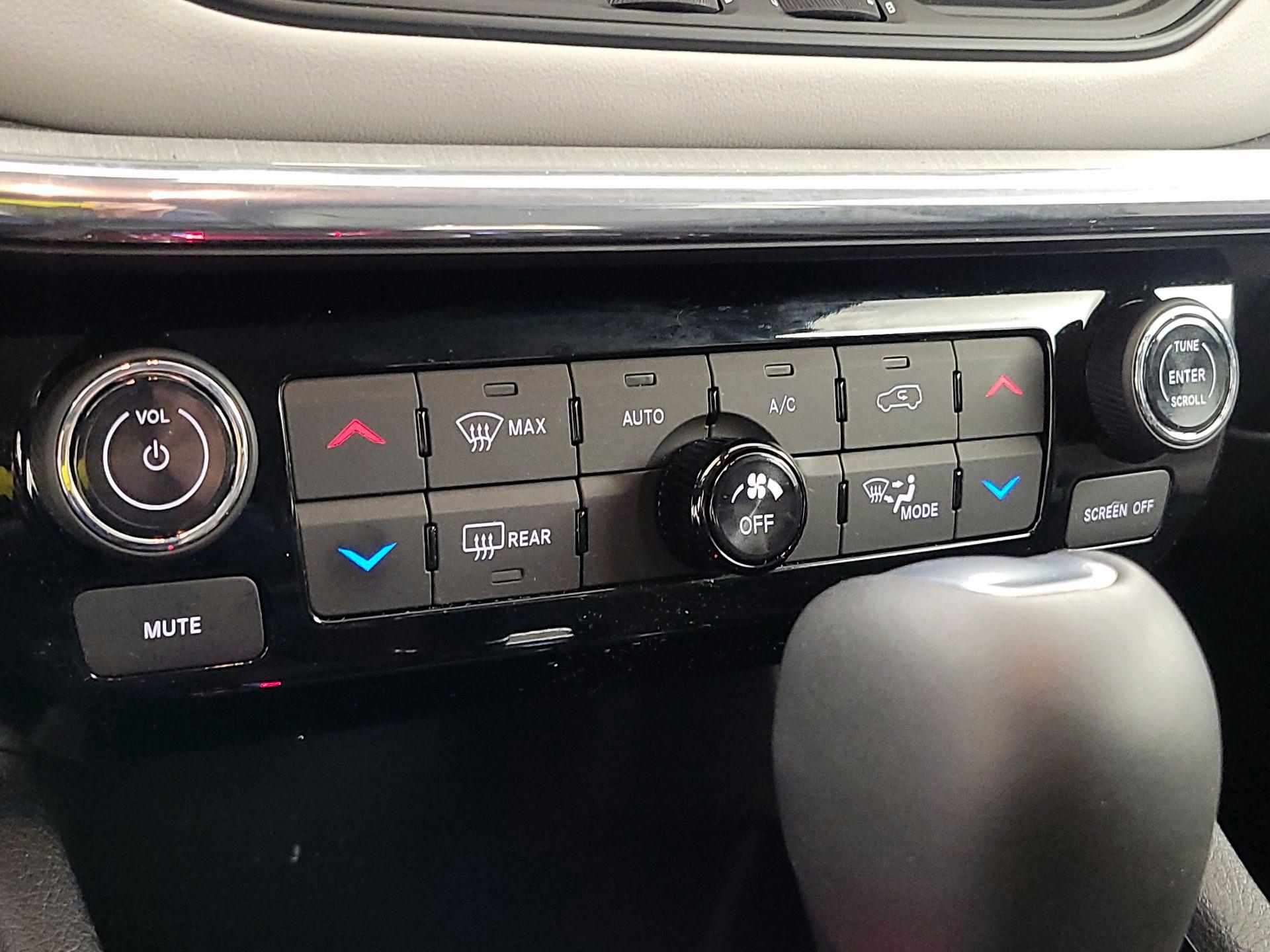 Thumbnail: 2022 Jeep Compass - 17