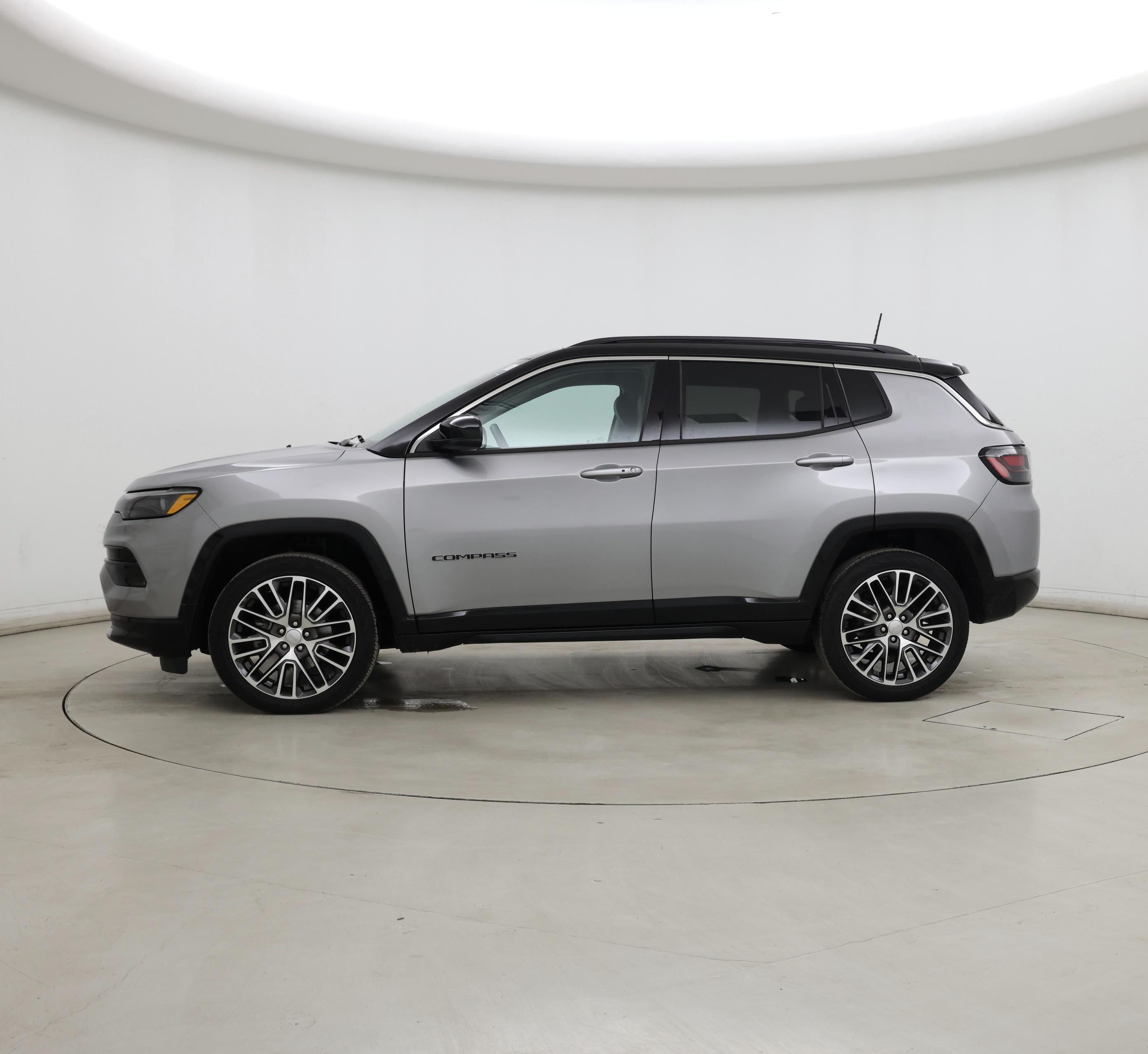 Thumbnail: 2022 Jeep Compass - 3