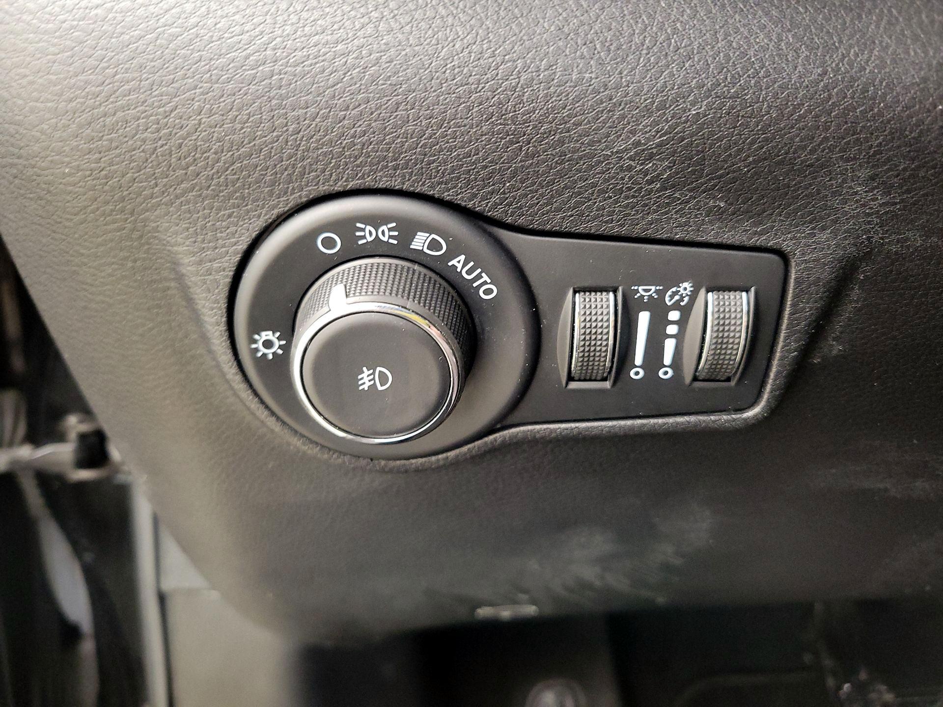 Thumbnail: 2022 Jeep Compass - 13