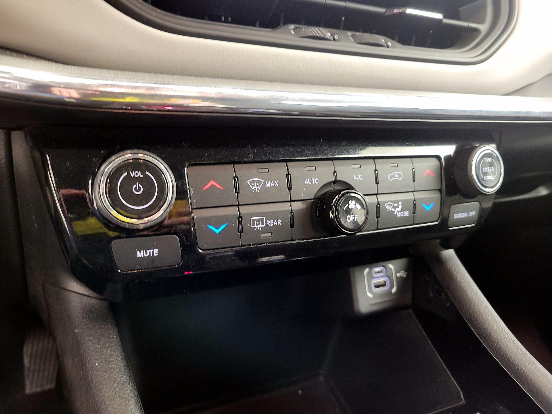 Thumbnail: 2022 Jeep Compass - 17