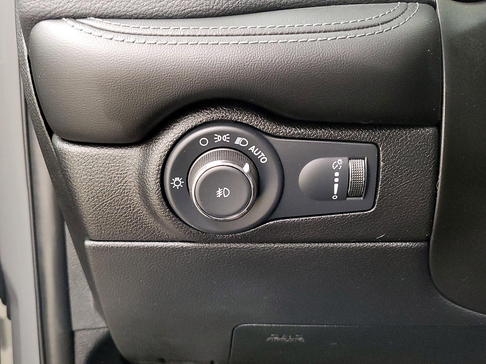 Thumbnail: 2022 Dodge Durango - 13