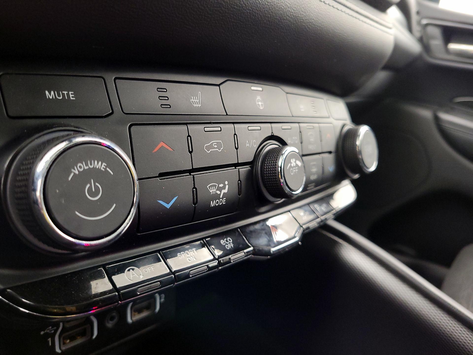 Thumbnail: 2022 Dodge Durango - 16