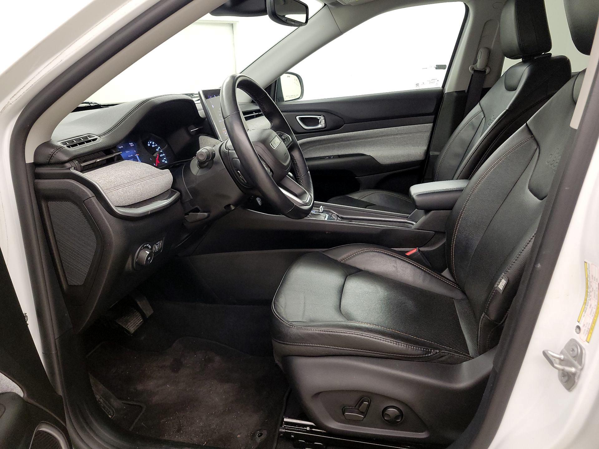 Thumbnail: 2022 Jeep Compass - 11