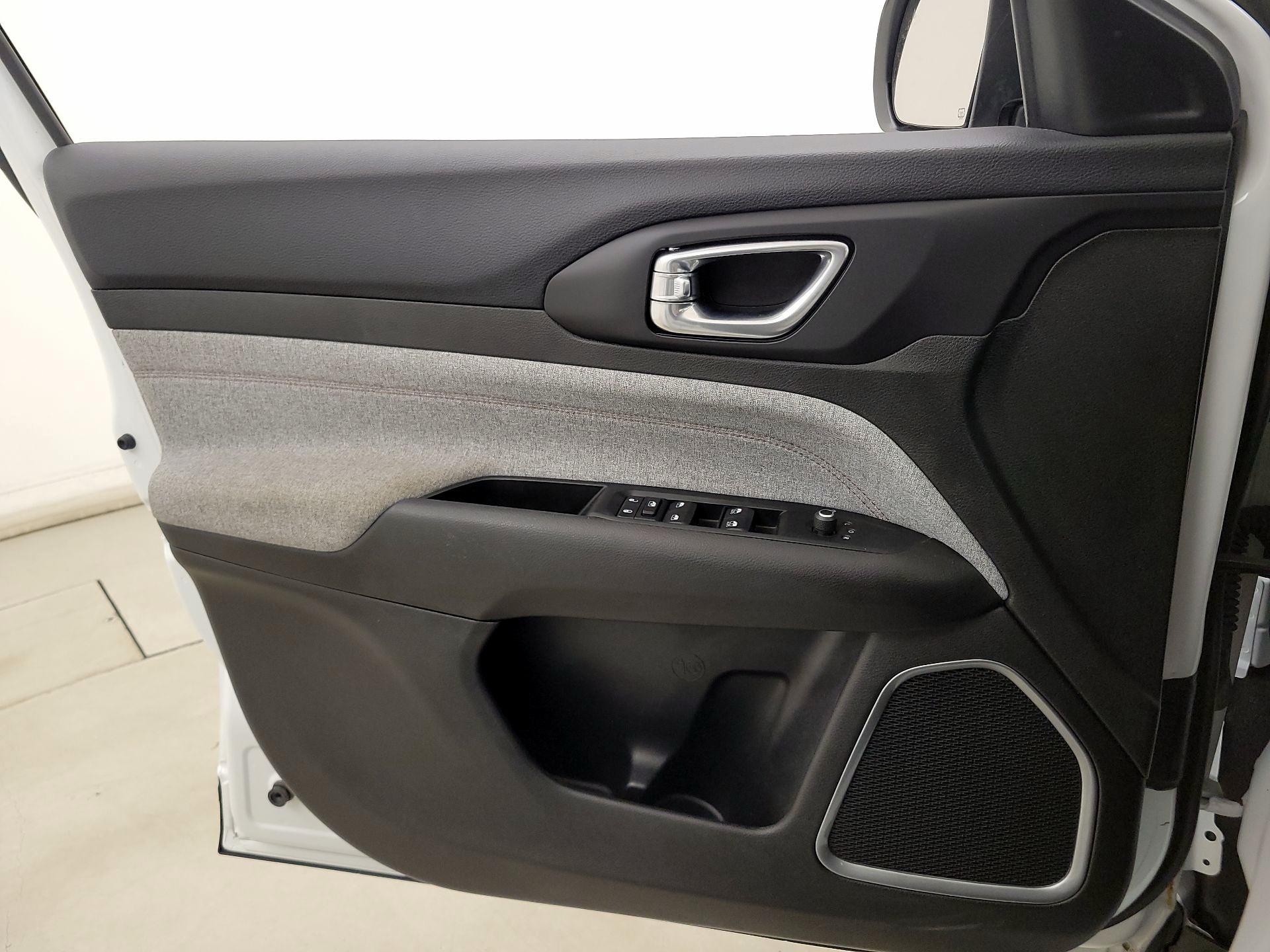 Thumbnail: 2022 Jeep Compass - 12