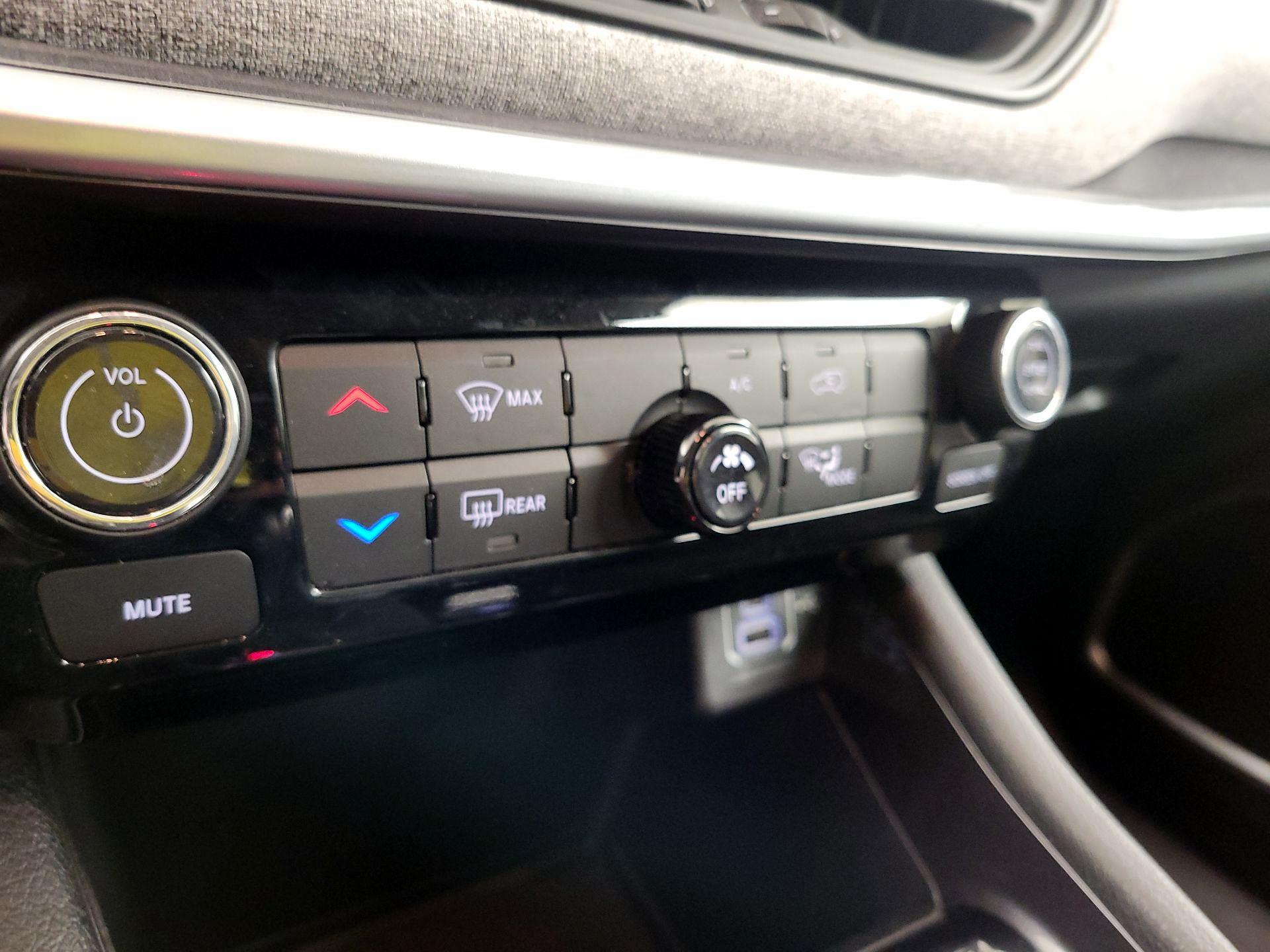 Thumbnail: 2022 Jeep Compass - 16