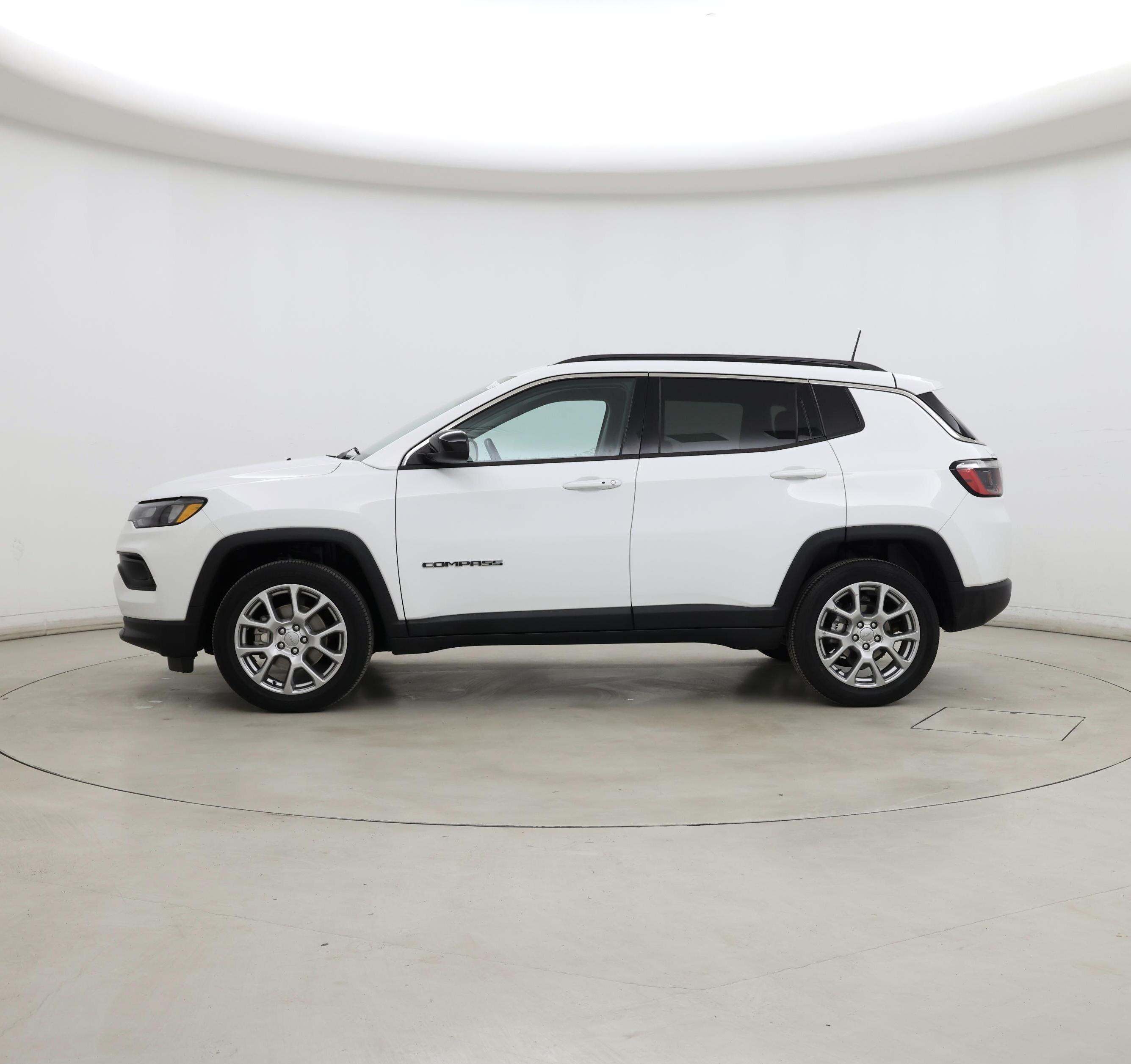 Thumbnail: 2022 Jeep Compass - 3