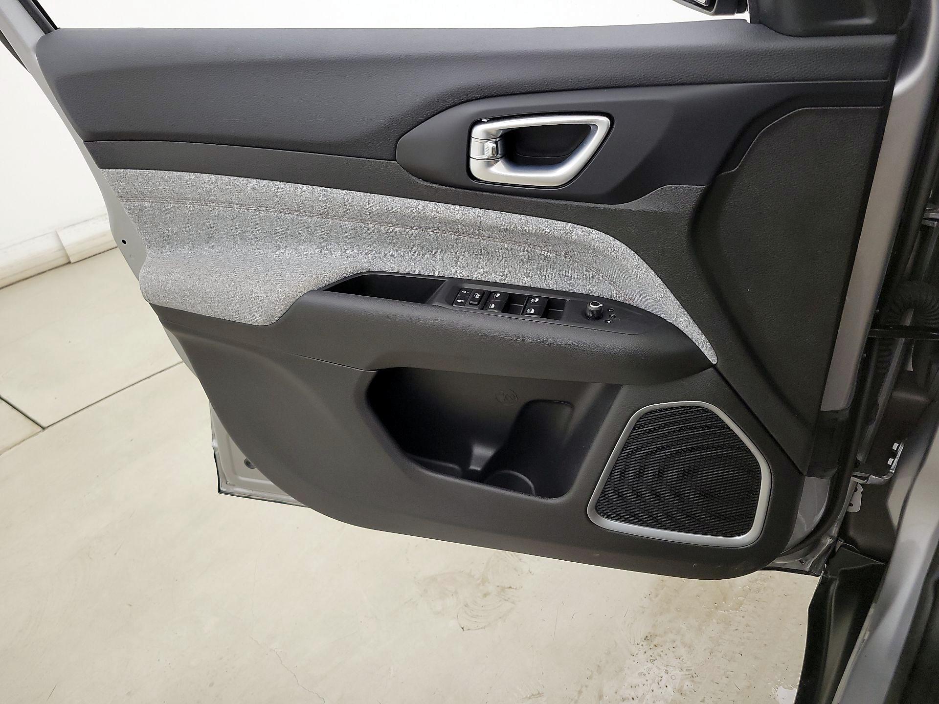 Thumbnail: 2023 Jeep Compass - 12