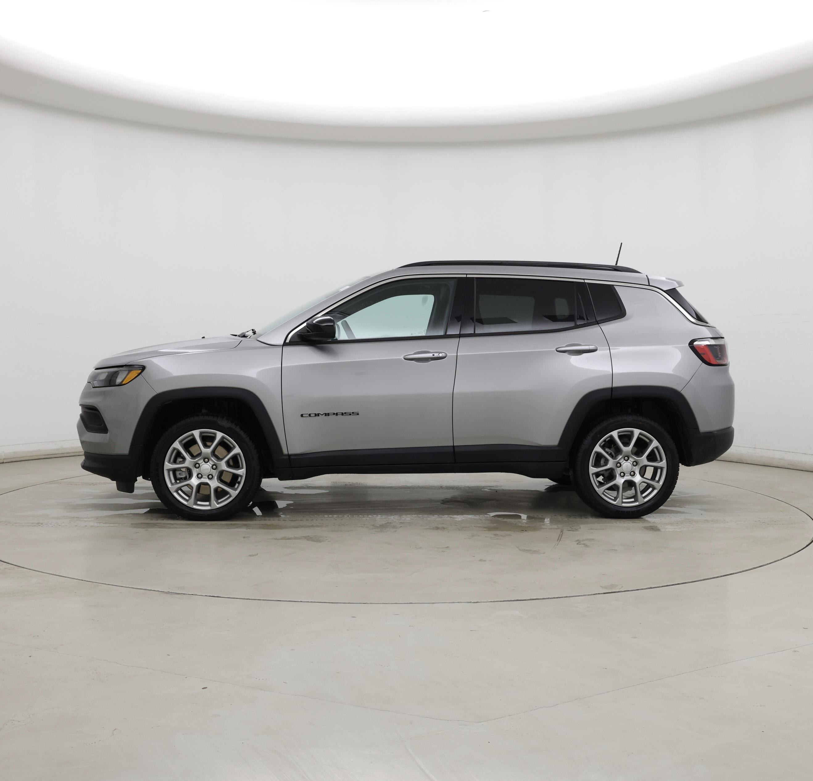 Thumbnail: 2023 Jeep Compass - 3