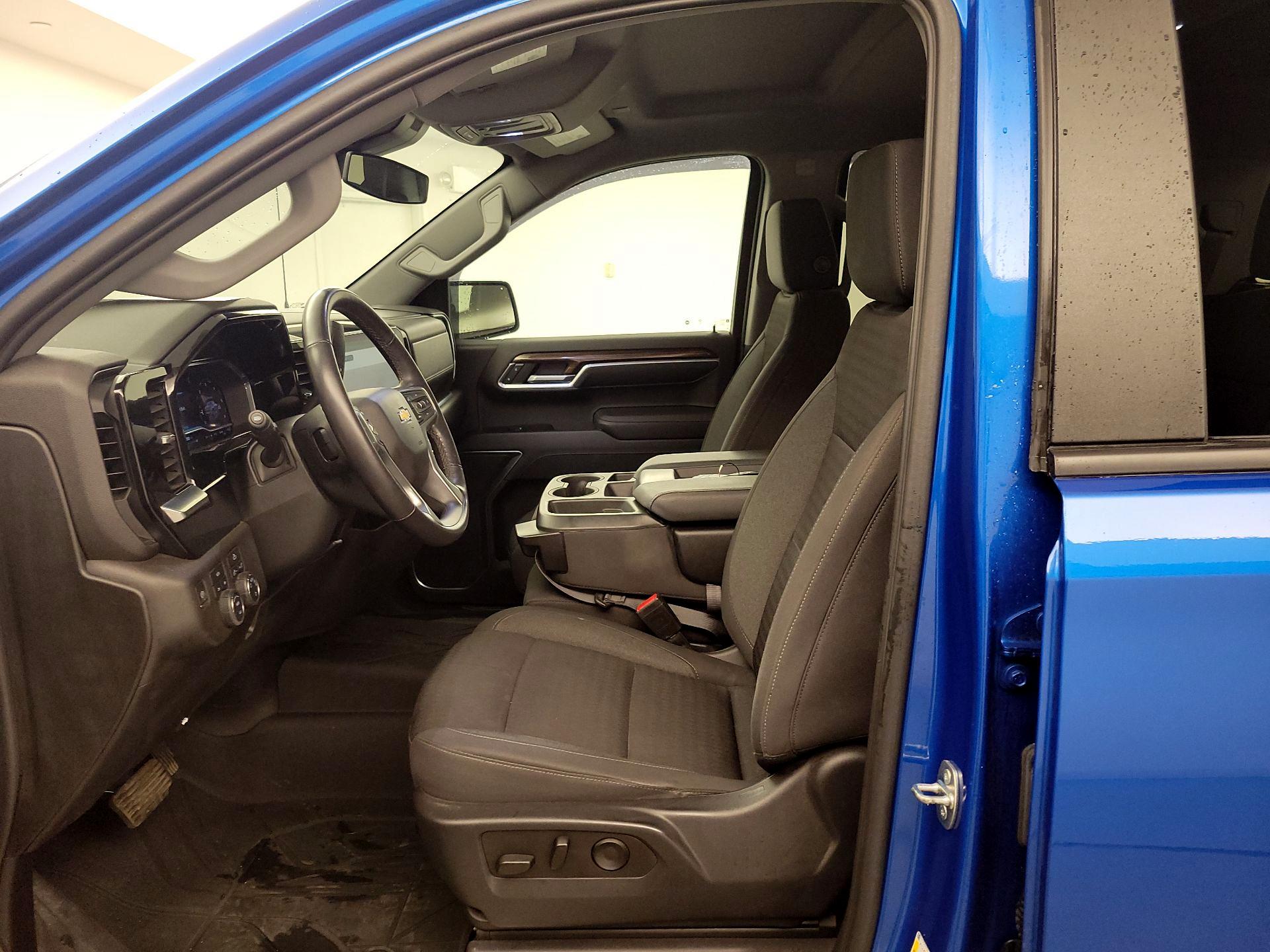 Thumbnail: 2022 Chevrolet Silverado 1500 - 11