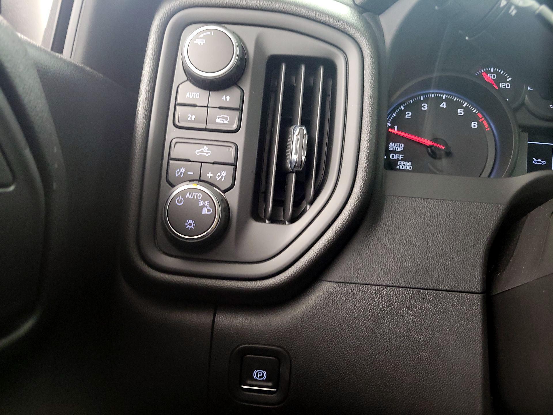 Thumbnail: 2022 Chevrolet Silverado 1500 - 13