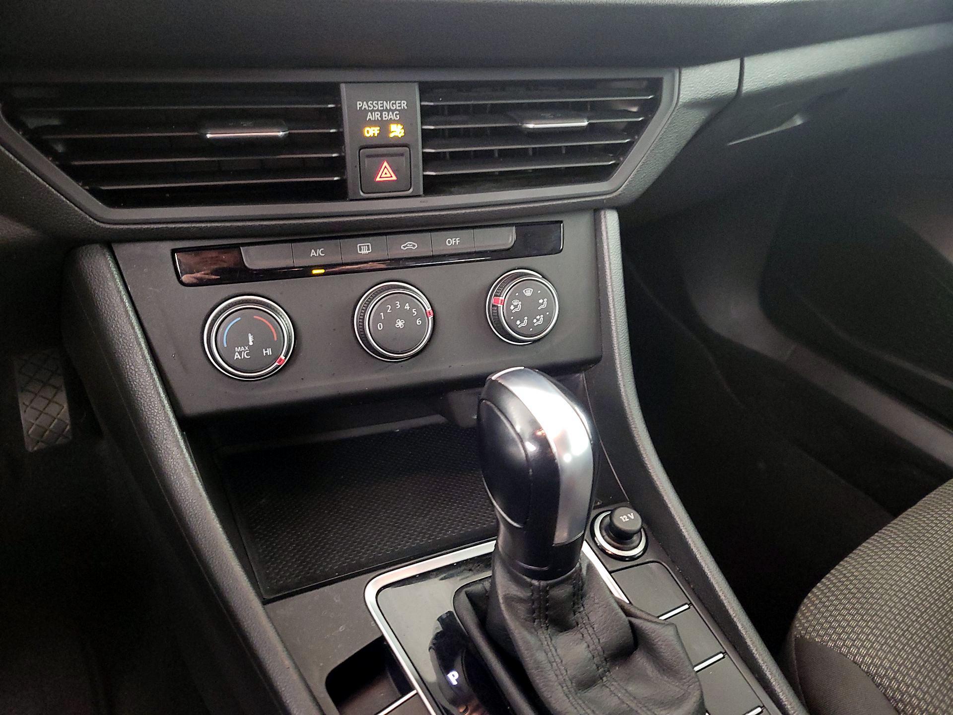 Thumbnail: 2020 Volkswagen Jetta - 16