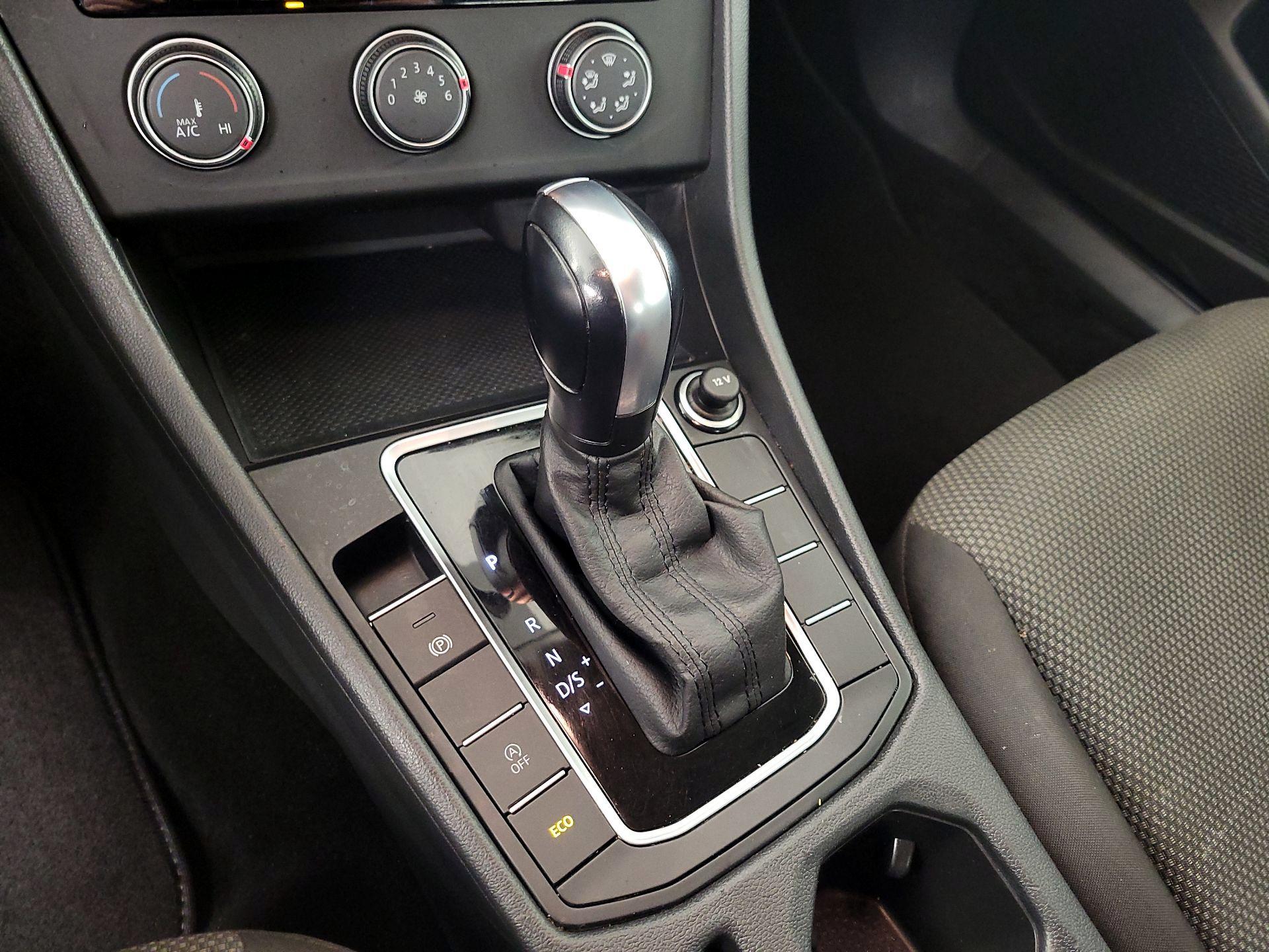 Thumbnail: 2020 Volkswagen Jetta - 17