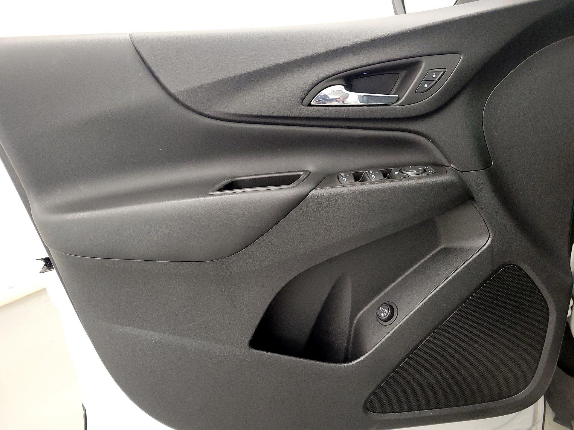 Thumbnail: 2022 Chevrolet Equinox - 12