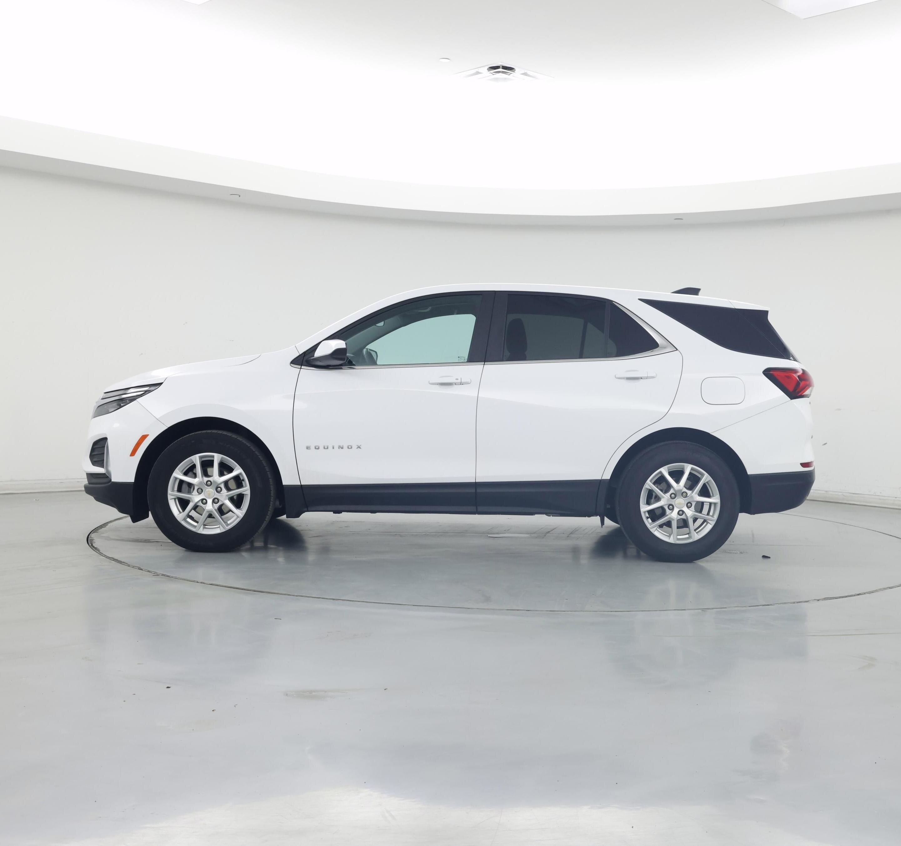 Thumbnail: 2022 Chevrolet Equinox - 3