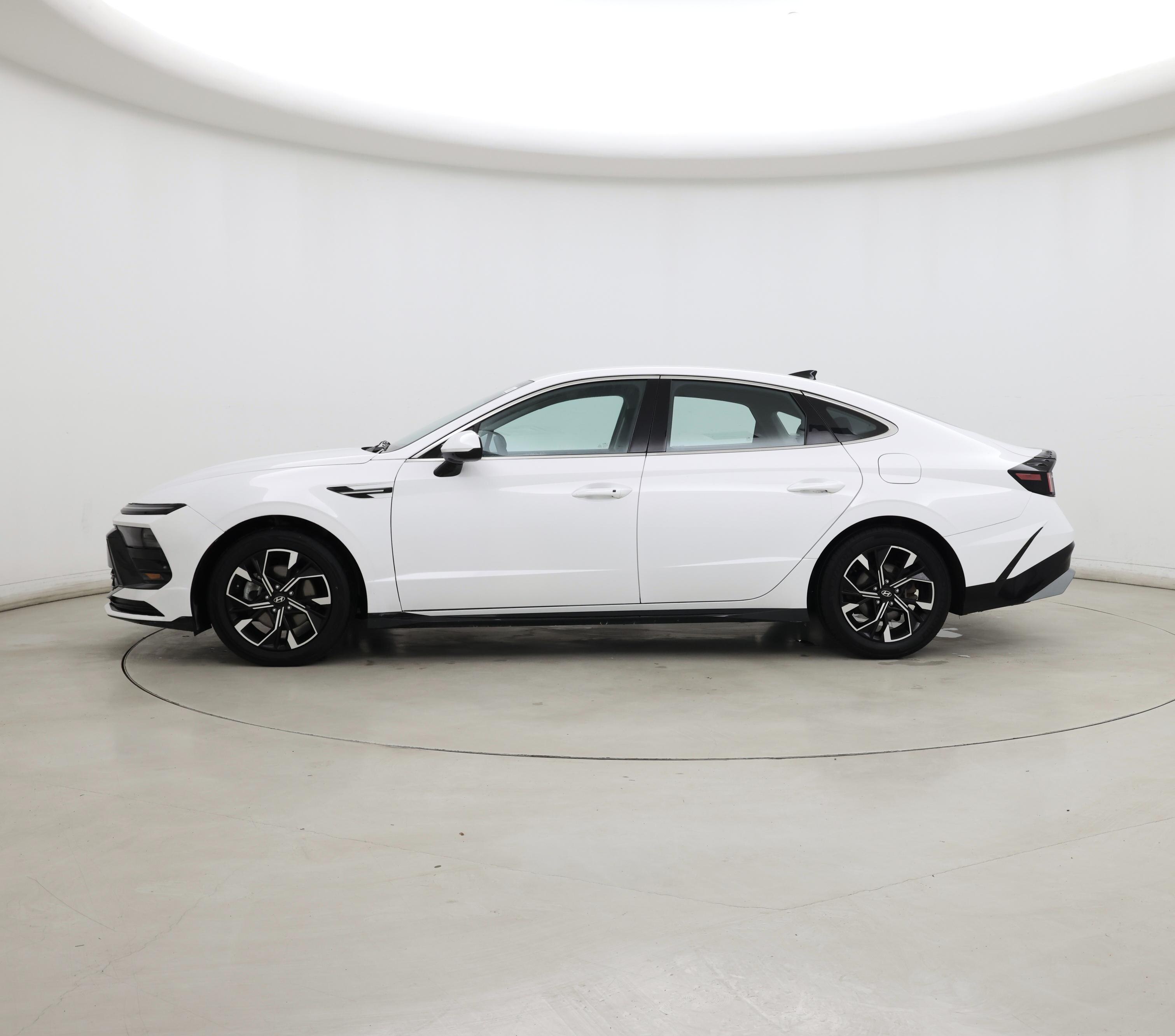 Thumbnail: 2024 Hyundai Sonata - 3