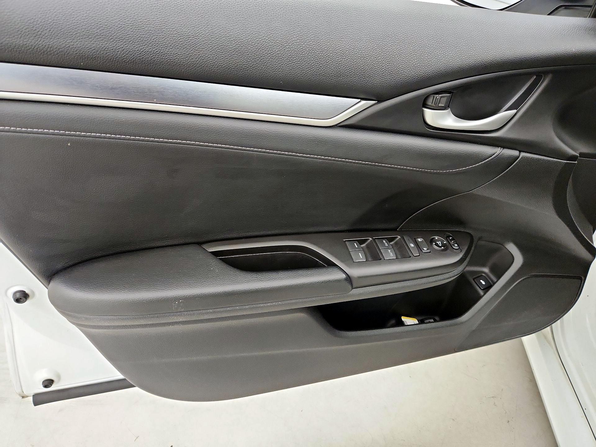 Thumbnail: 2018 Honda Civic - 12