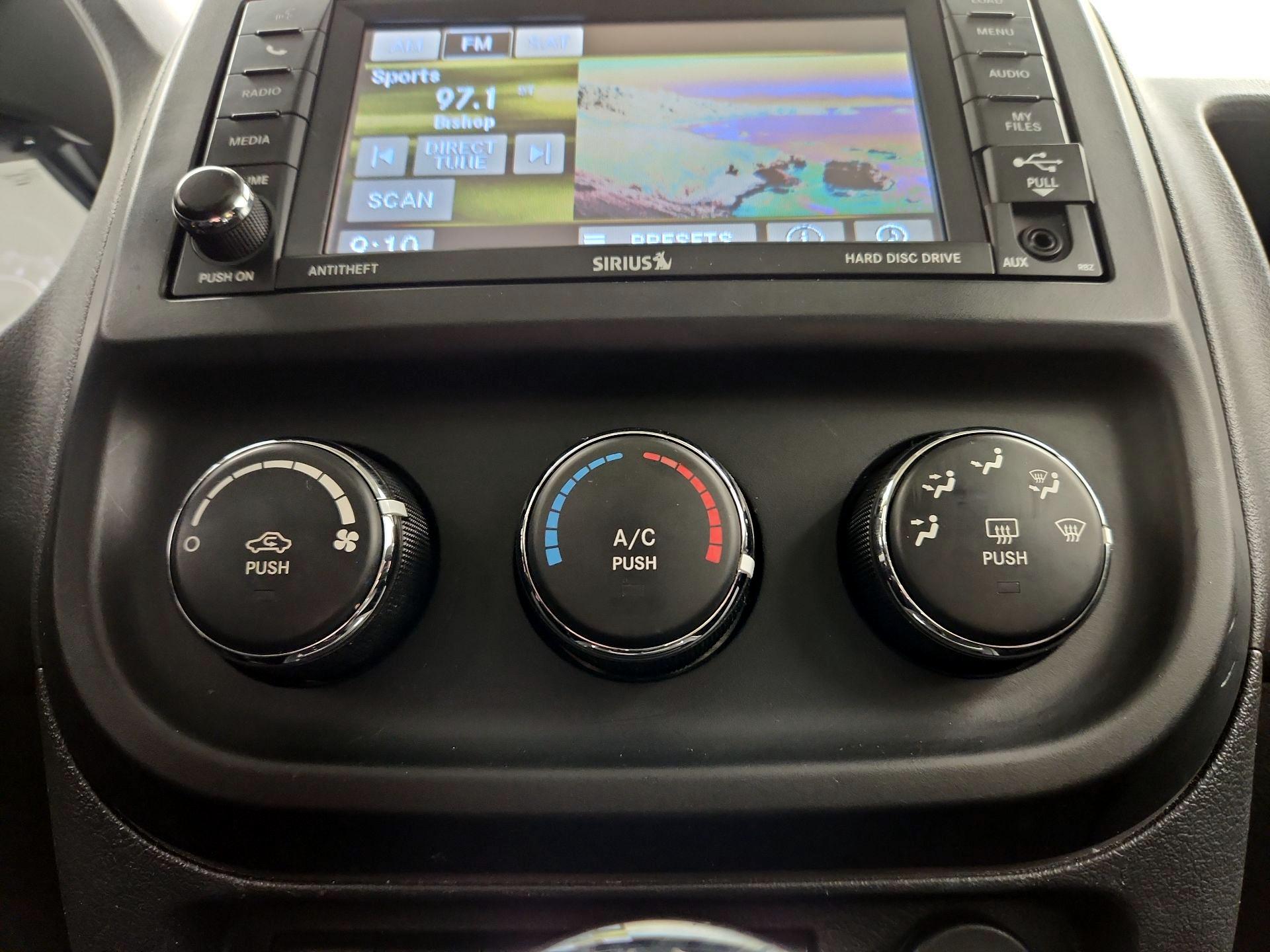 Thumbnail: 2017 Jeep Patriot - 15