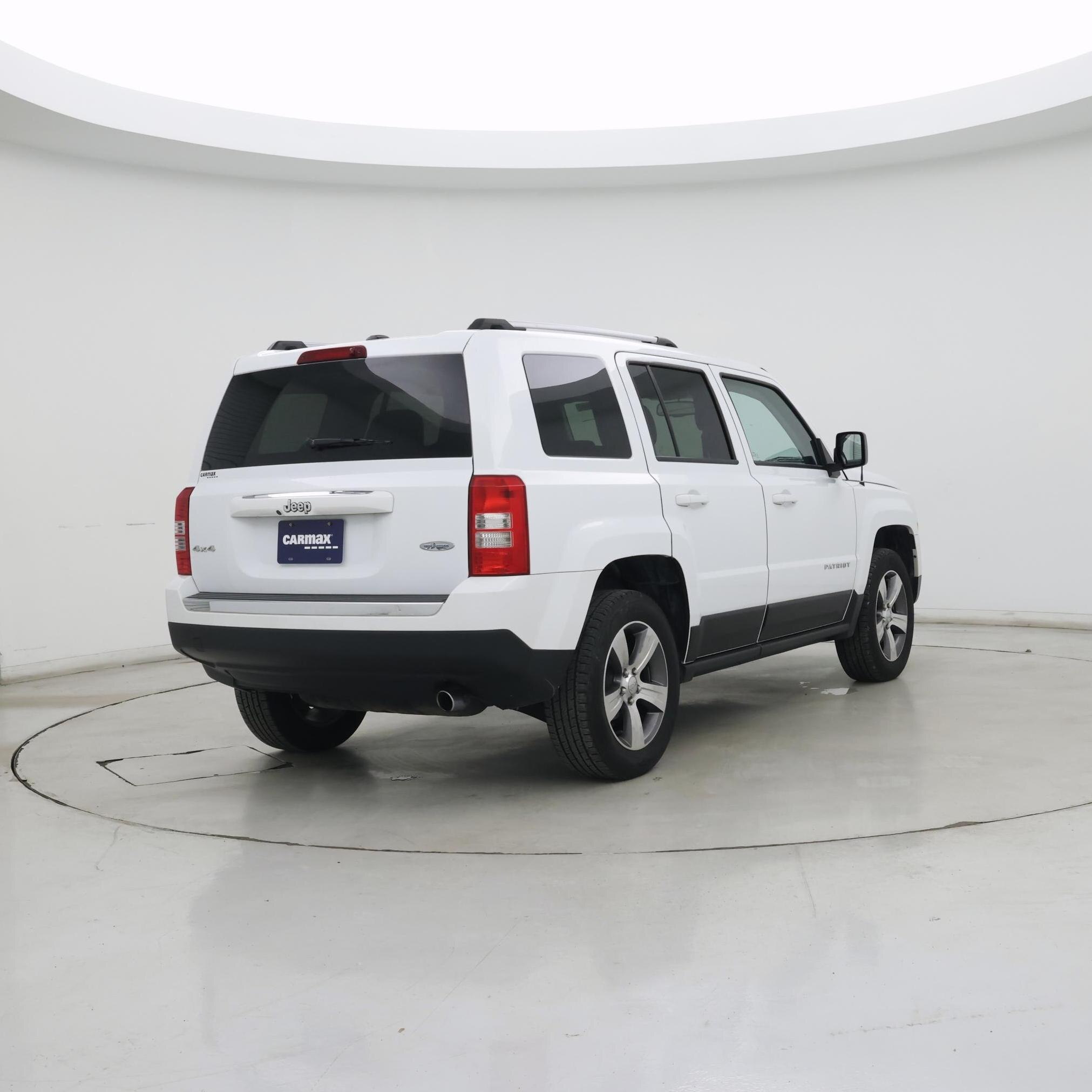 Thumbnail: 2017 Jeep Patriot - 8