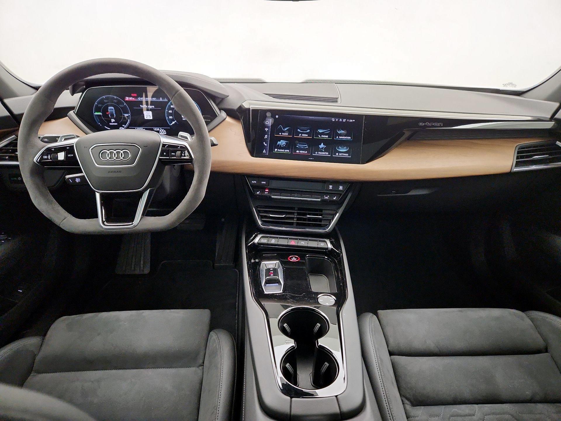 Thumbnail: 2022 Audi e-tron GT - 9