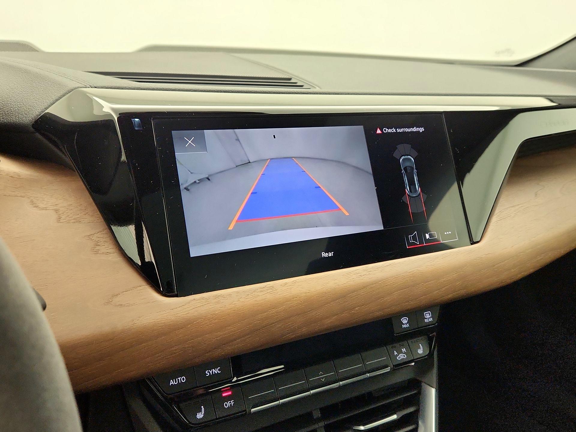 Thumbnail: 2022 Audi e-tron GT - 15