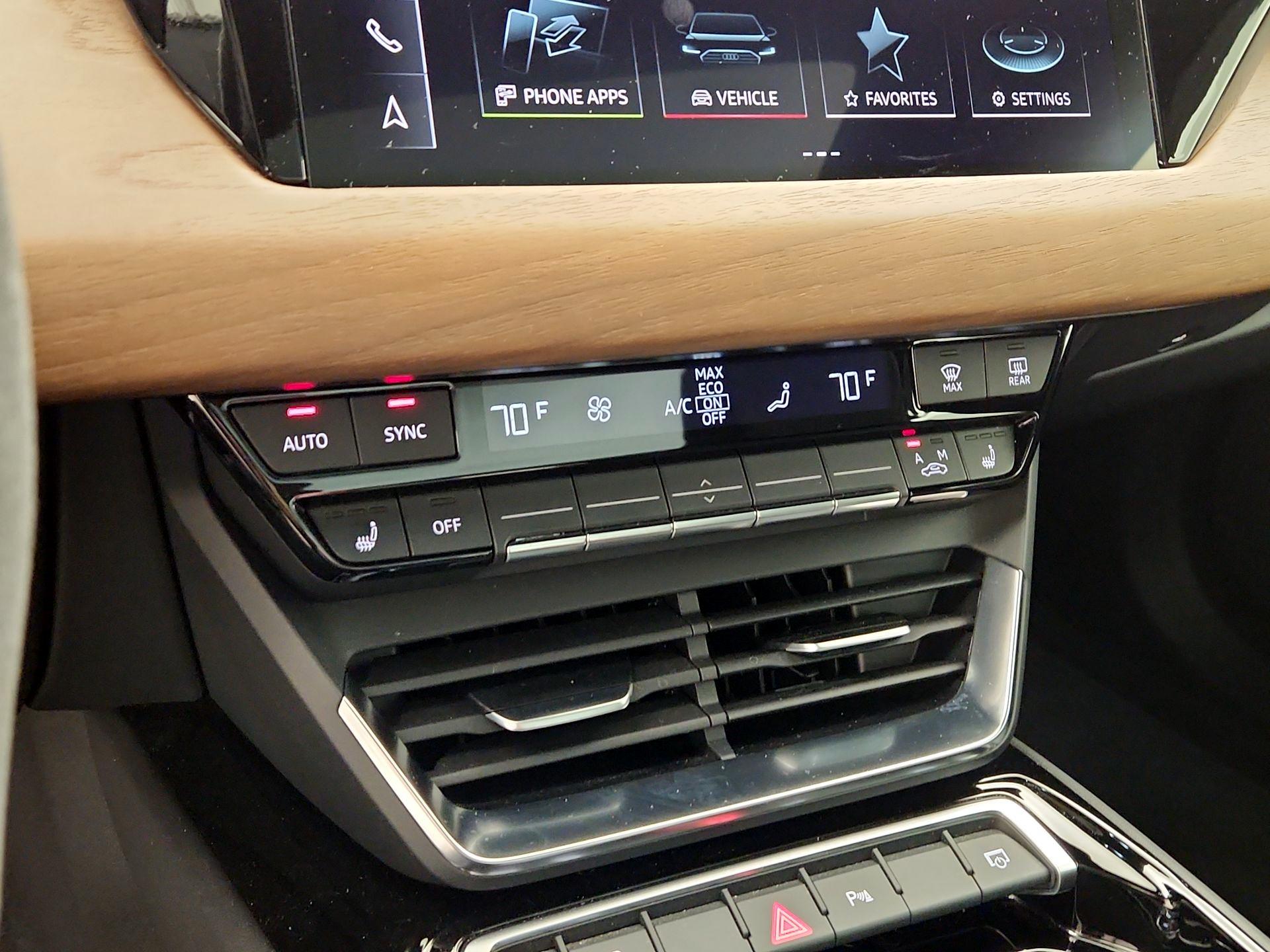 Thumbnail: 2022 Audi e-tron GT - 17