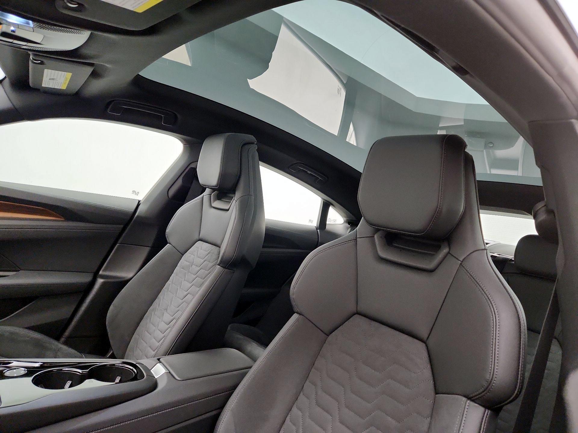 Thumbnail: 2022 Audi e-tron GT - 20