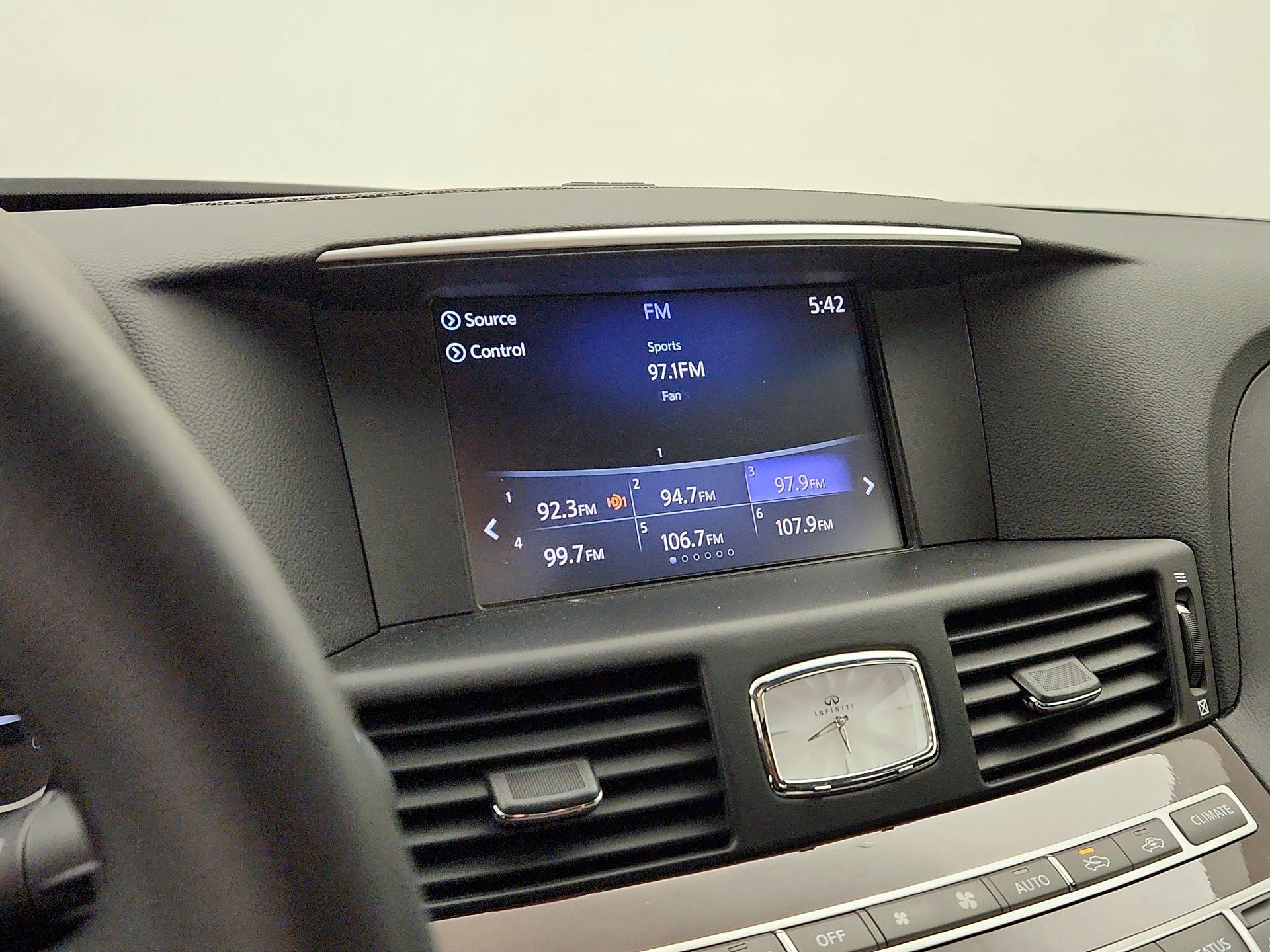 Thumbnail: 2019 INFINITI Q70 - 16