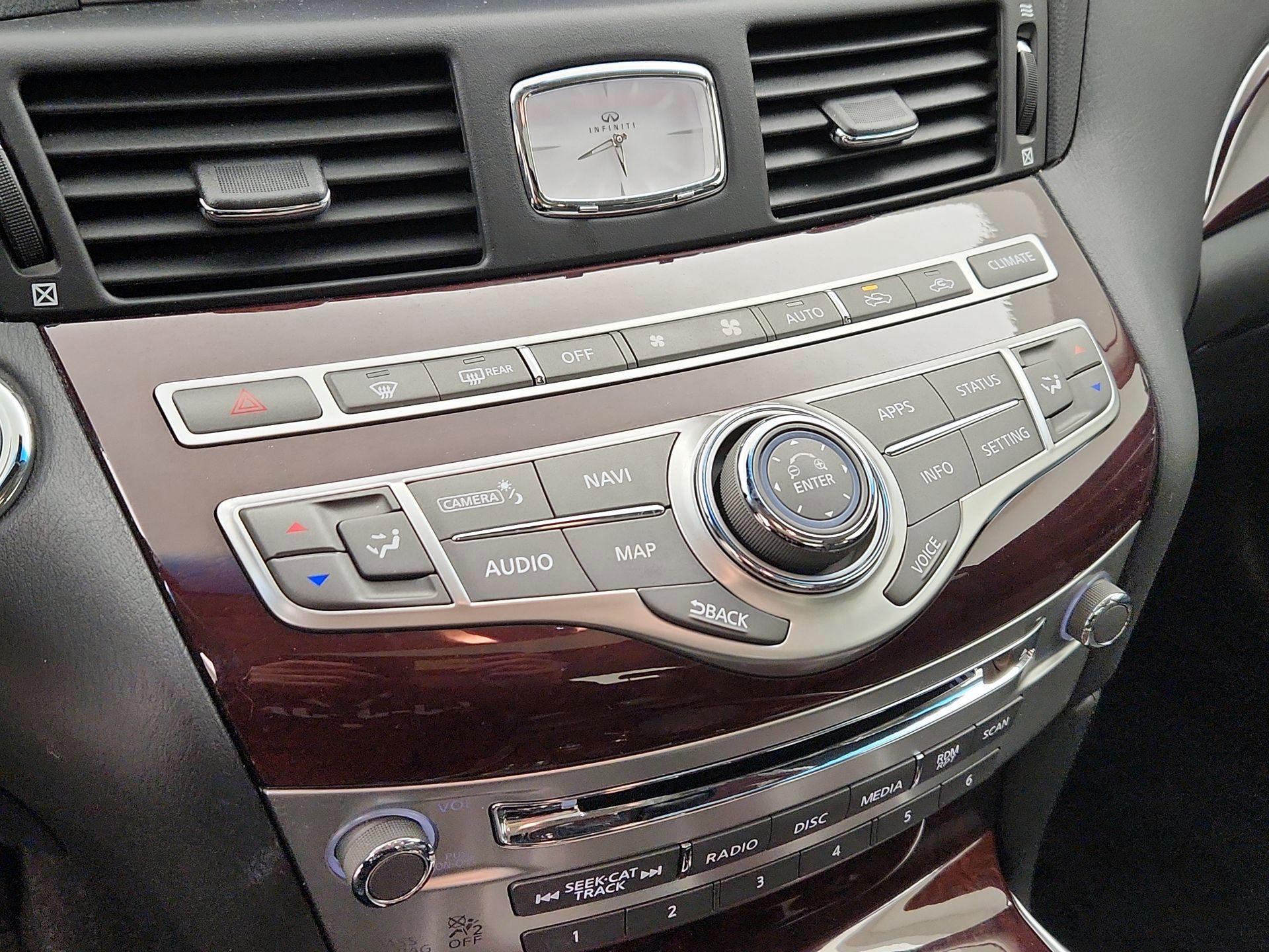 Thumbnail: 2019 INFINITI Q70 - 17