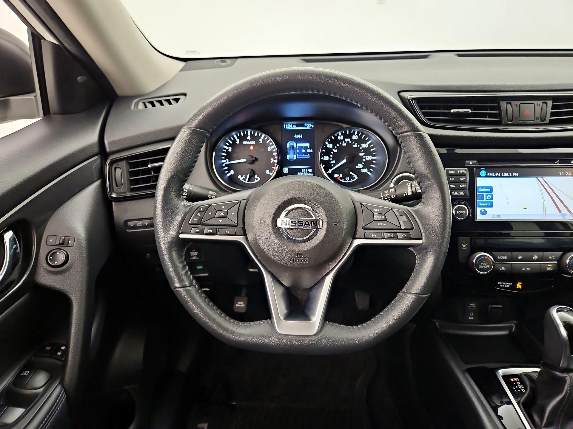 Thumbnail: 2017 Nissan Rogue - 10