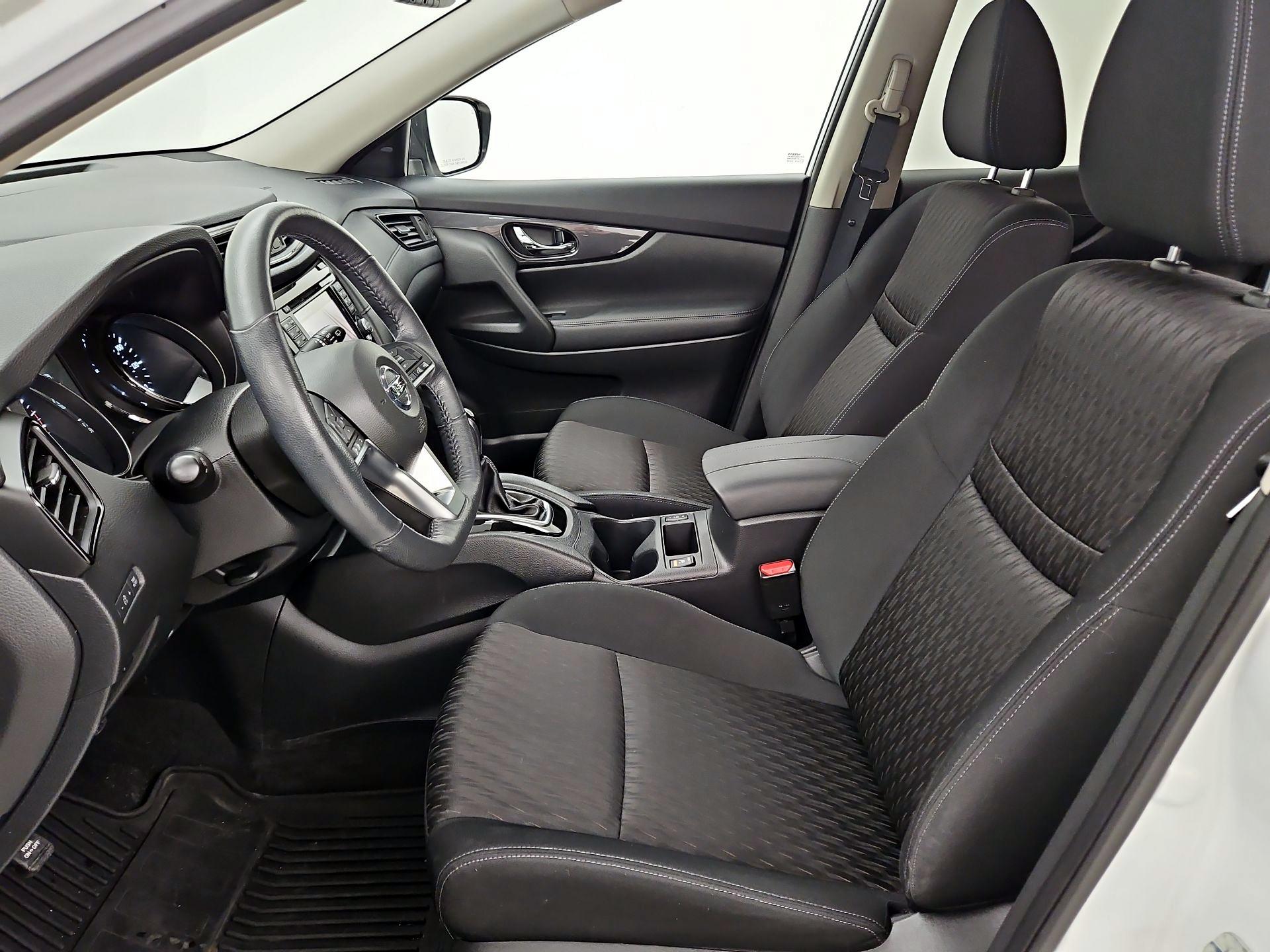 Thumbnail: 2017 Nissan Rogue - 11