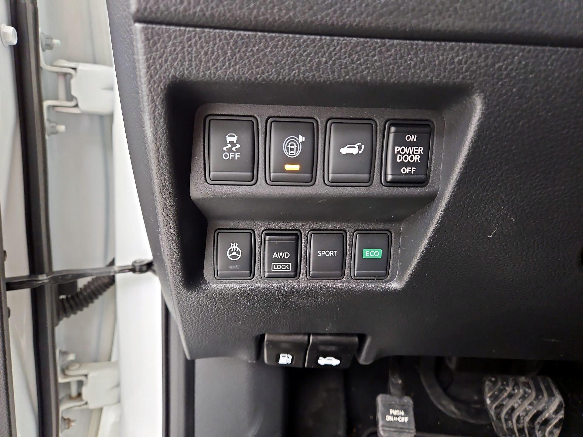 Thumbnail: 2017 Nissan Rogue - 13