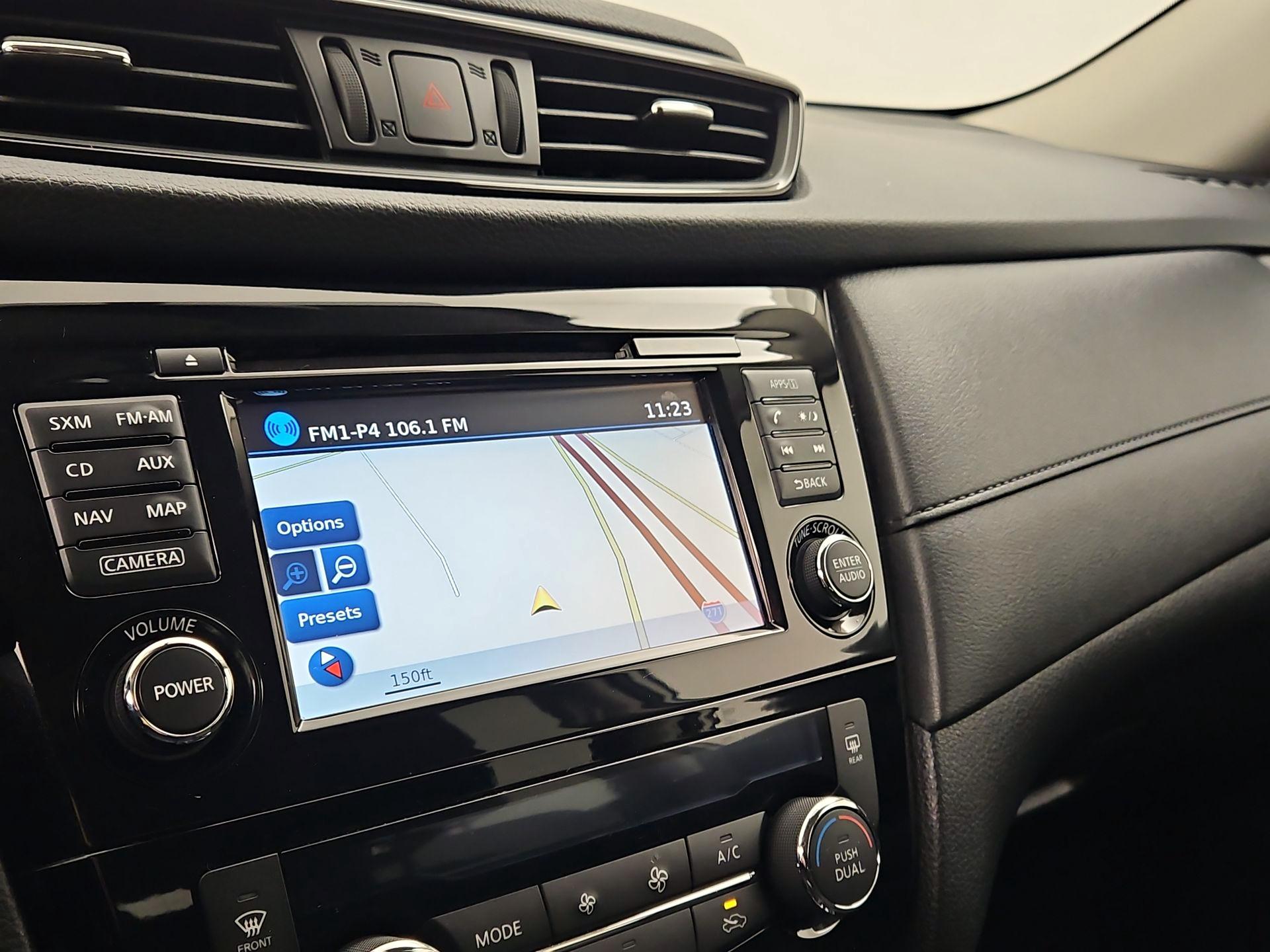 Thumbnail: 2017 Nissan Rogue - 14