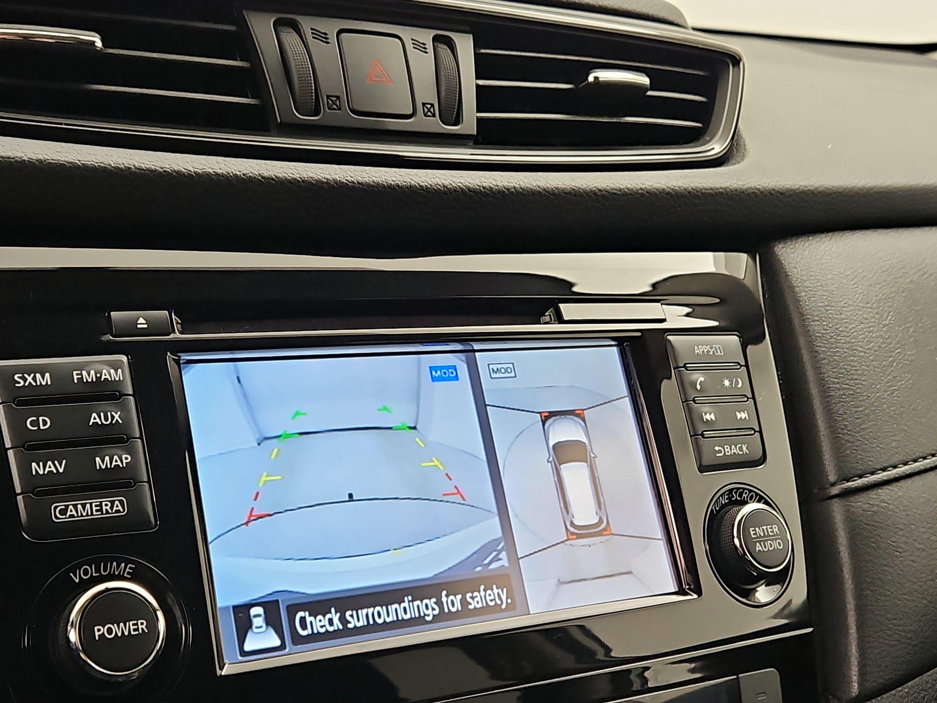 Thumbnail: 2017 Nissan Rogue - 15