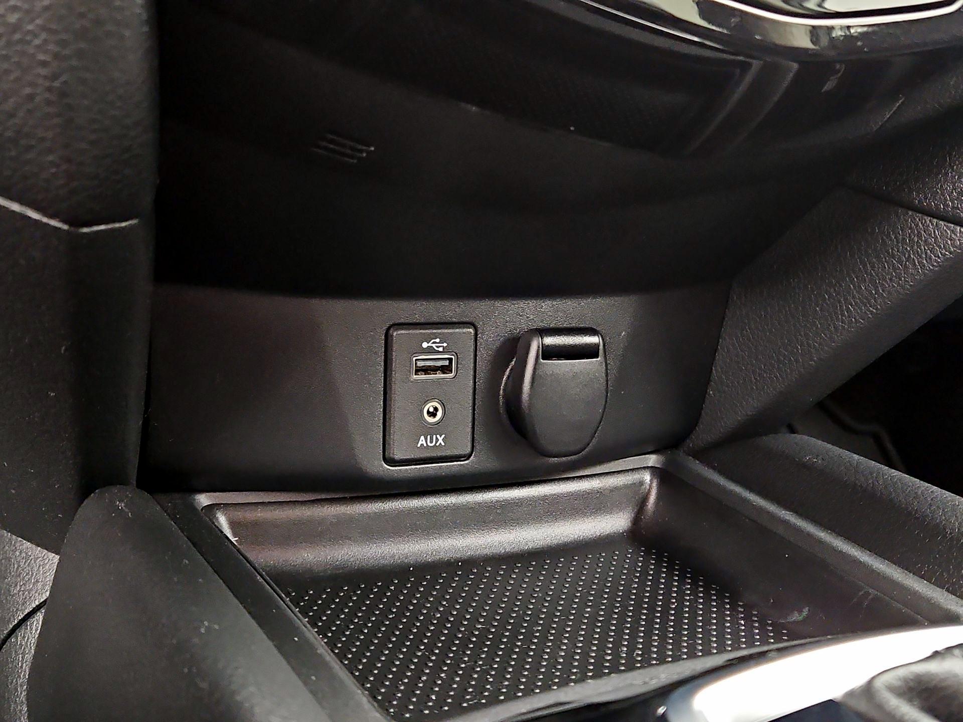 Thumbnail: 2017 Nissan Rogue - 19