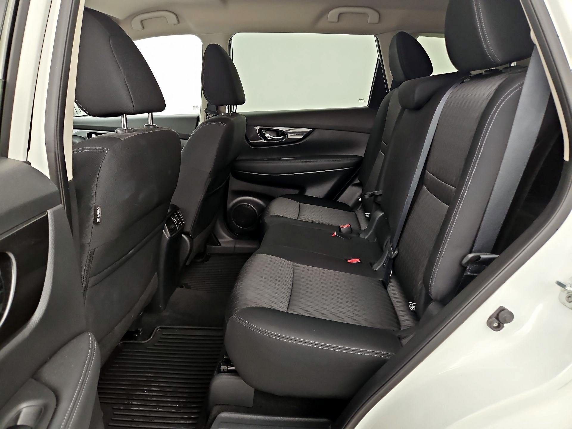 Thumbnail: 2017 Nissan Rogue - 20