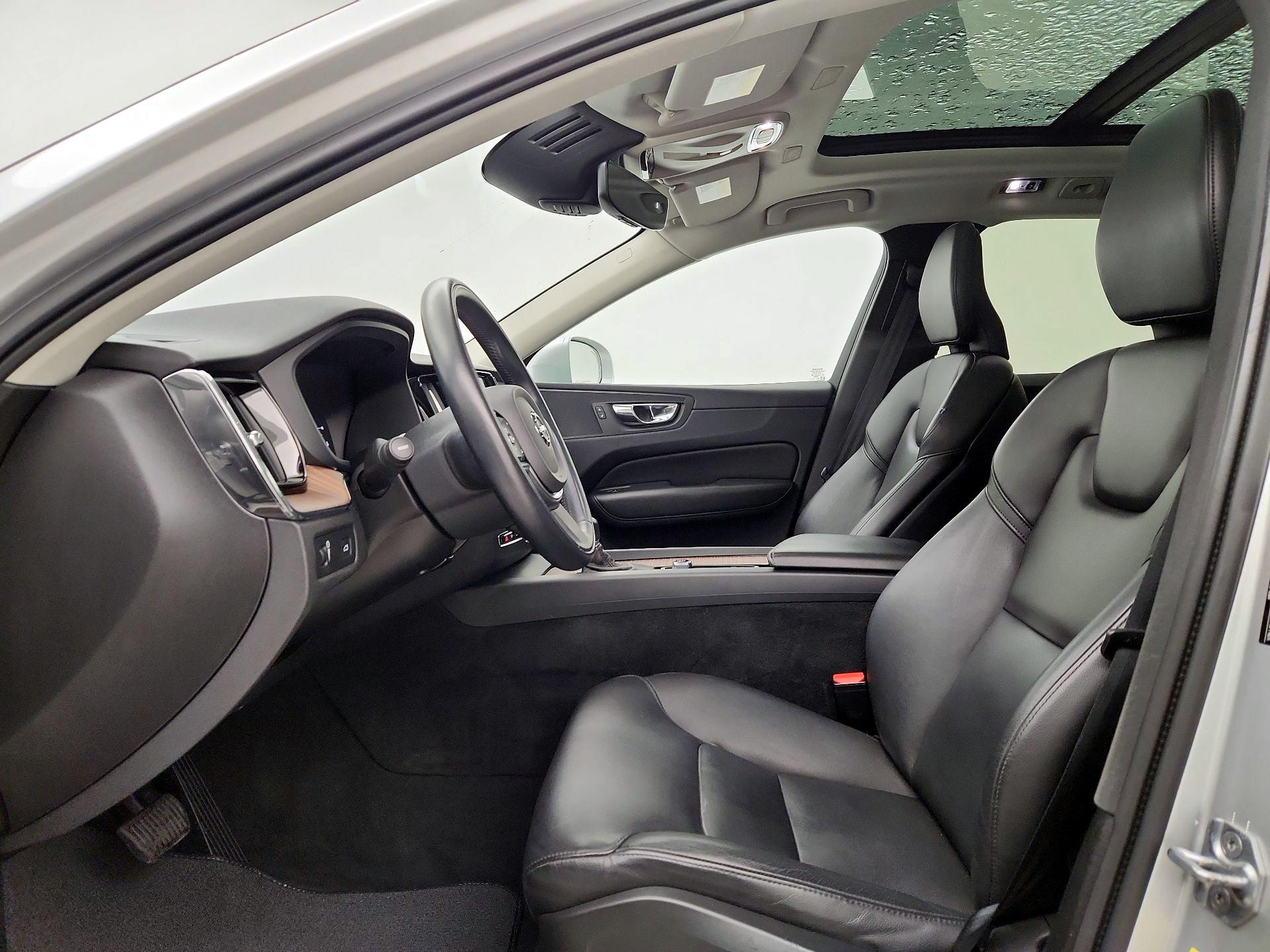 Thumbnail: 2019 Volvo XC60 - 11