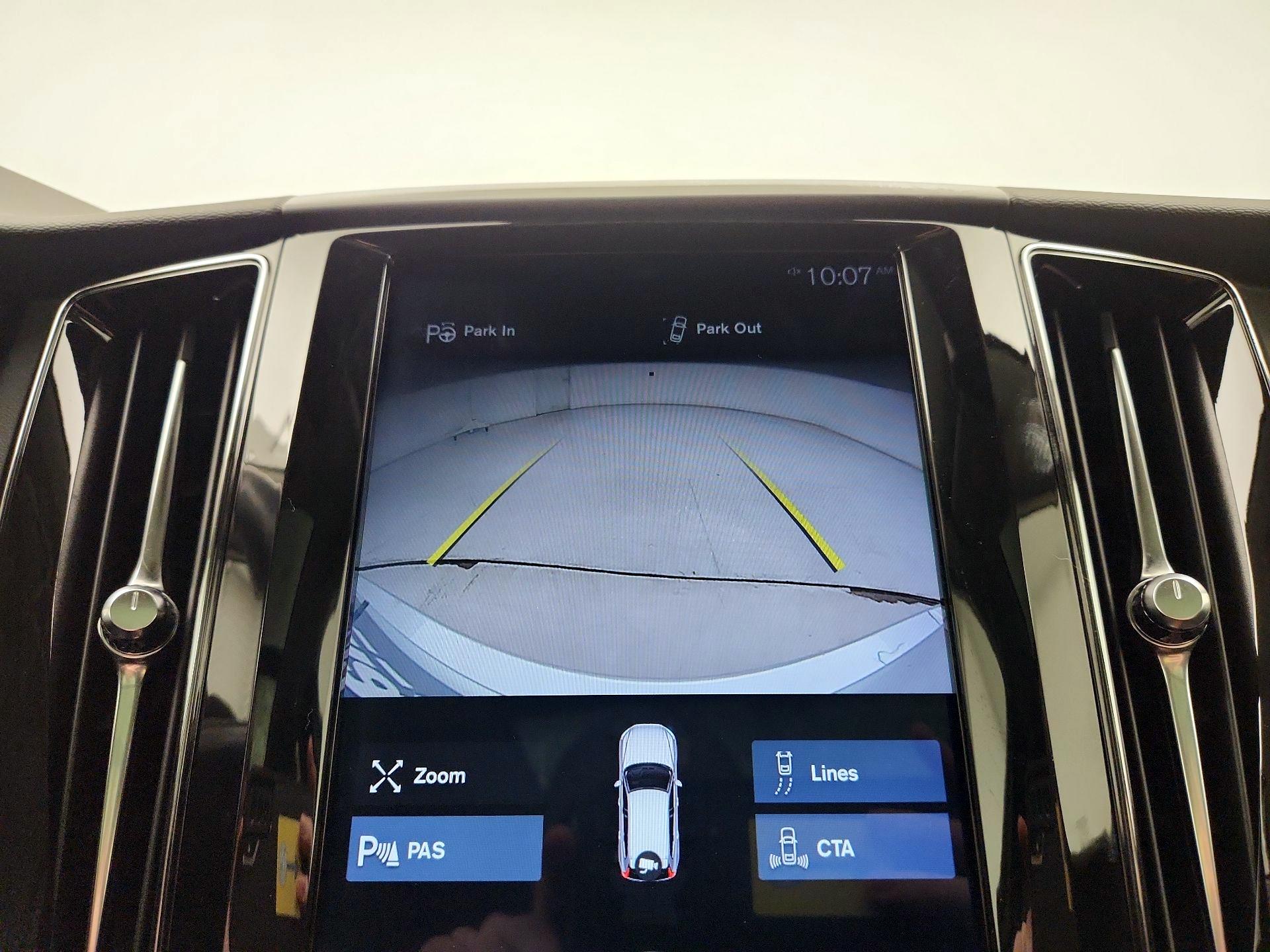 Thumbnail: 2019 Volvo XC60 - 15