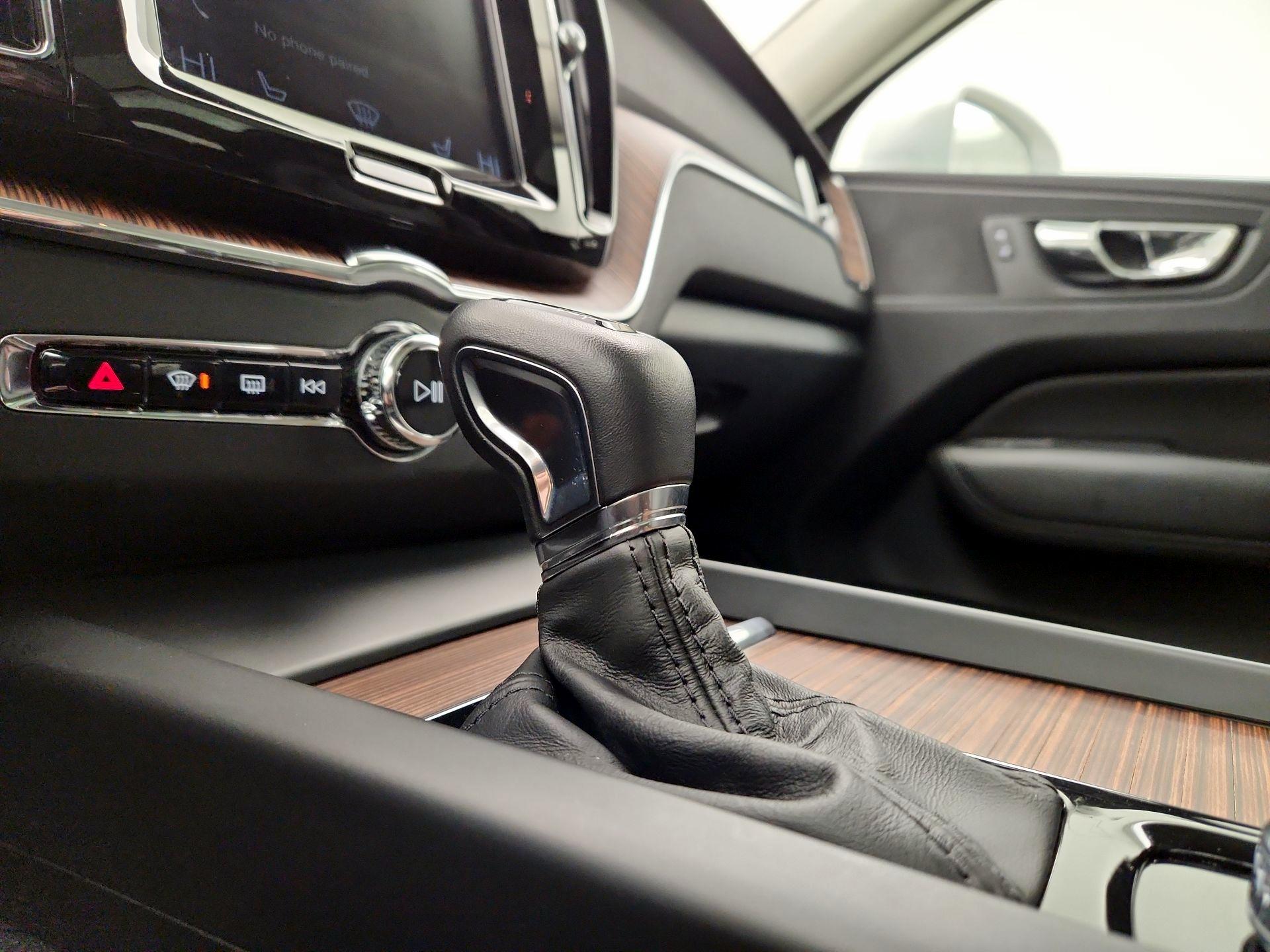 Thumbnail: 2019 Volvo XC60 - 18