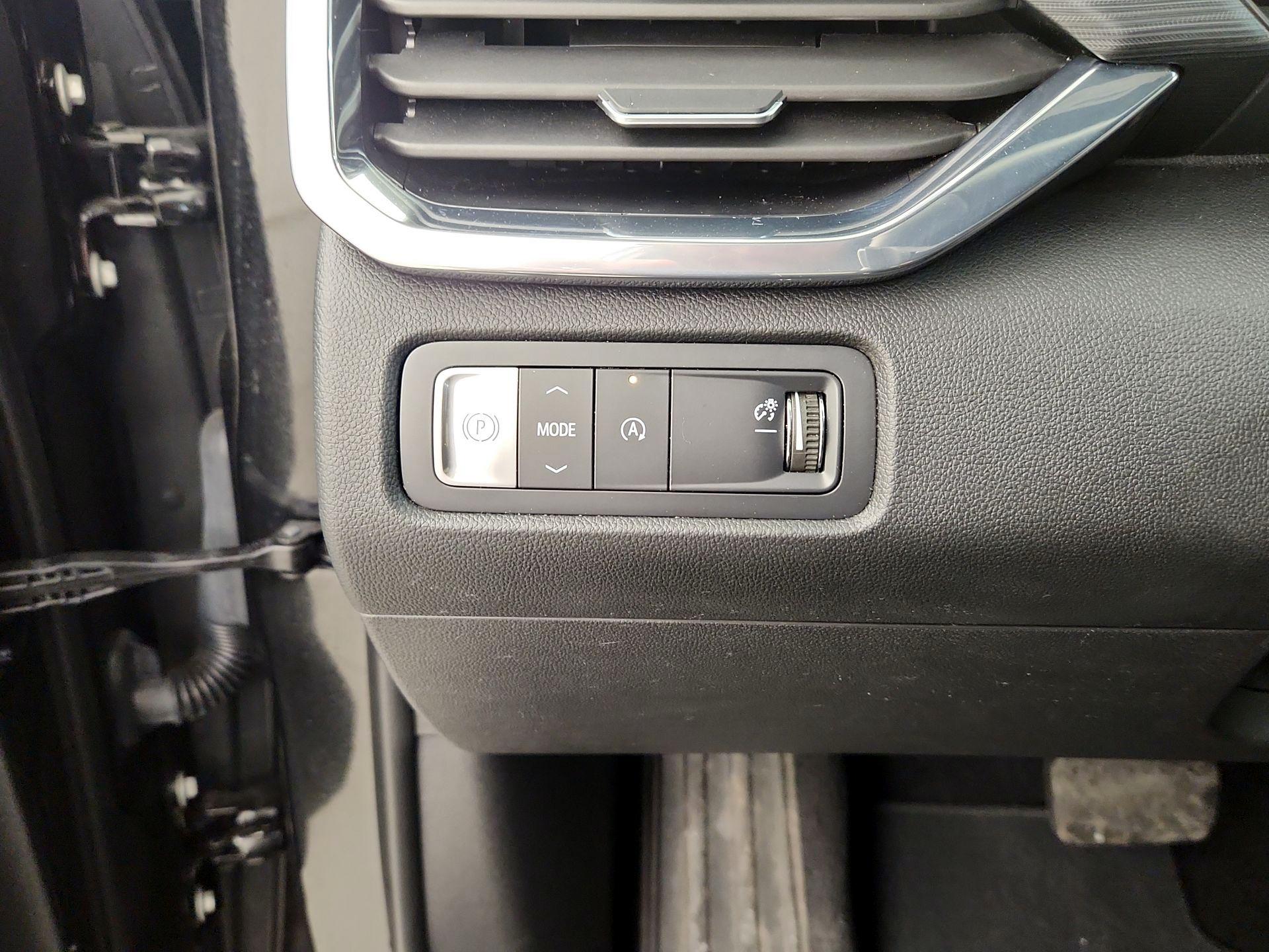 Thumbnail: 2025 GMC Acadia - 13