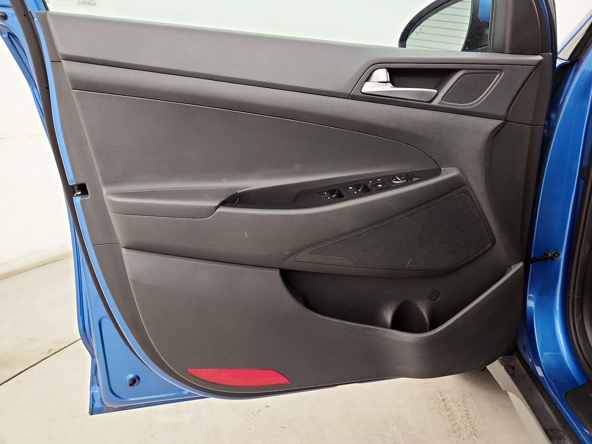 Thumbnail: 2020 Hyundai Tucson - 12