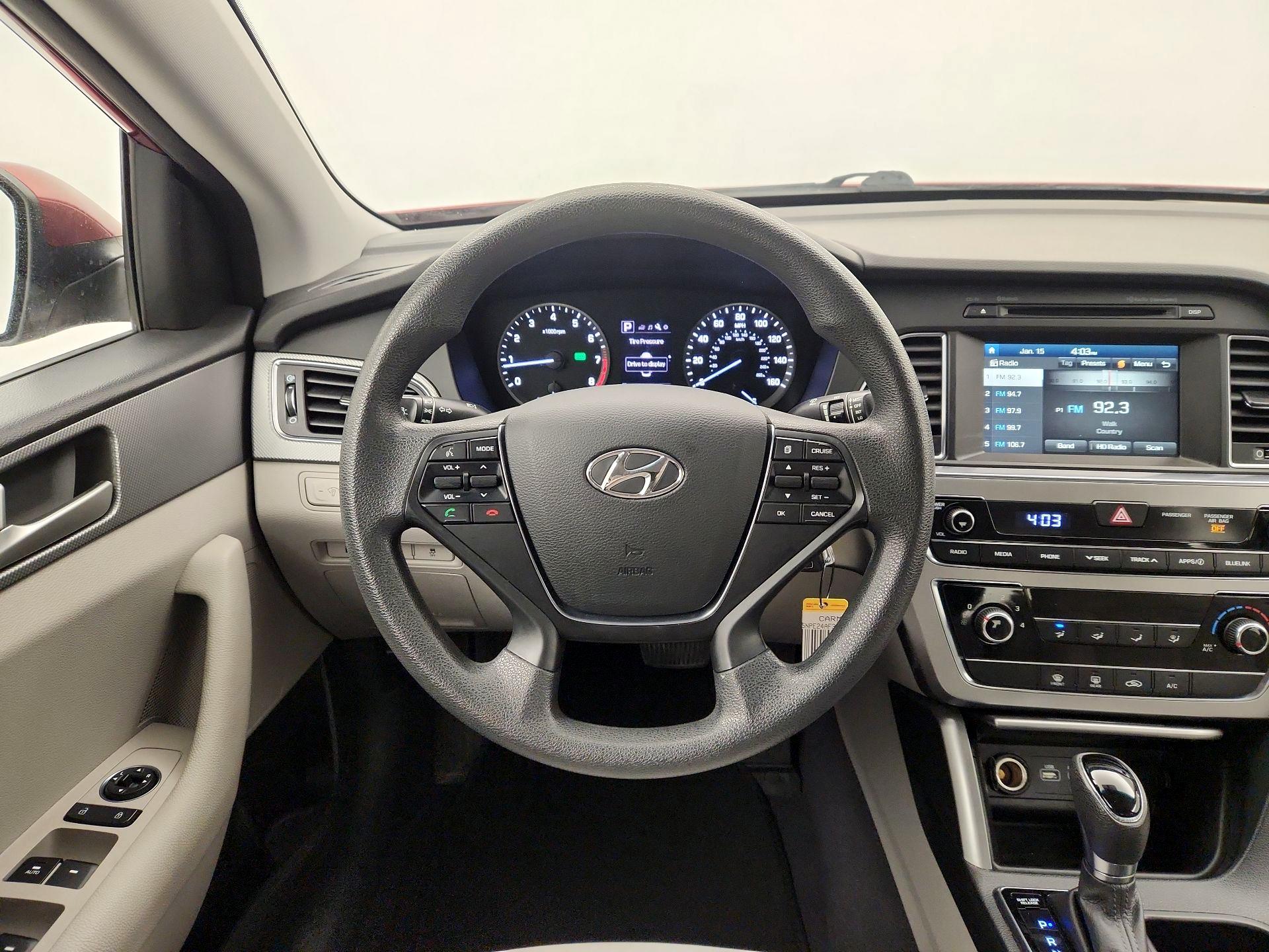 Thumbnail: 2016 Hyundai Sonata - 10