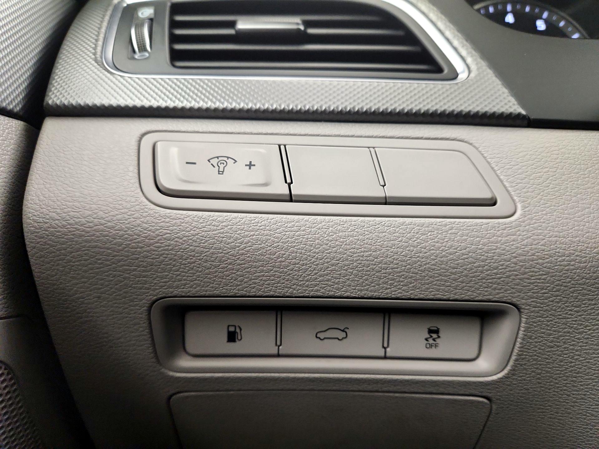 Thumbnail: 2016 Hyundai Sonata - 13