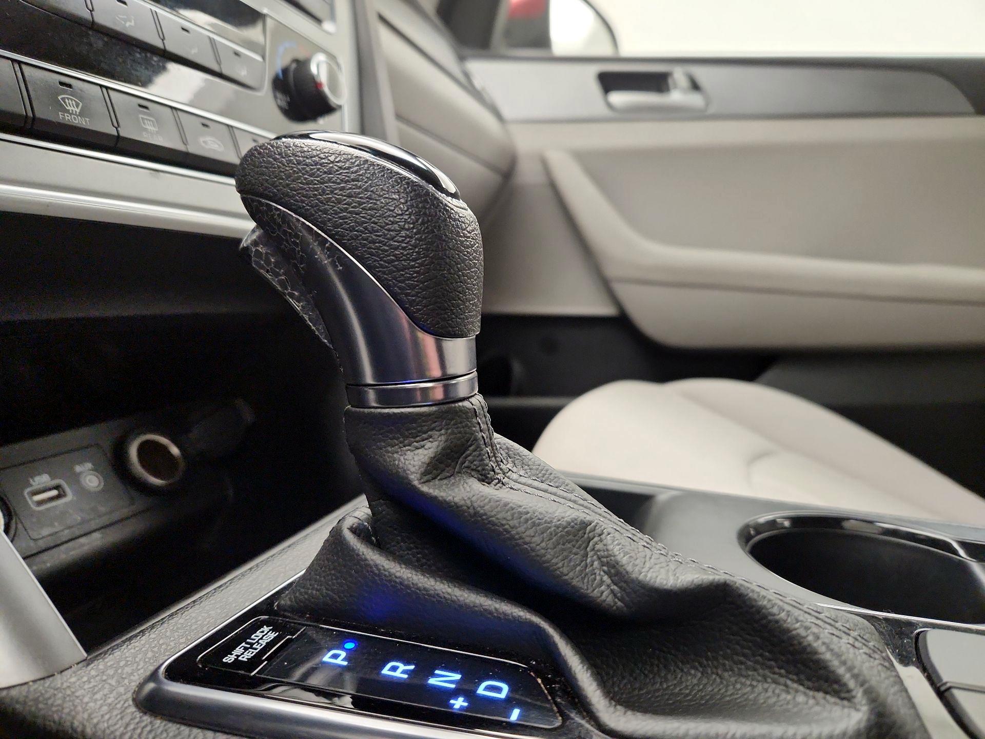 Thumbnail: 2016 Hyundai Sonata - 17