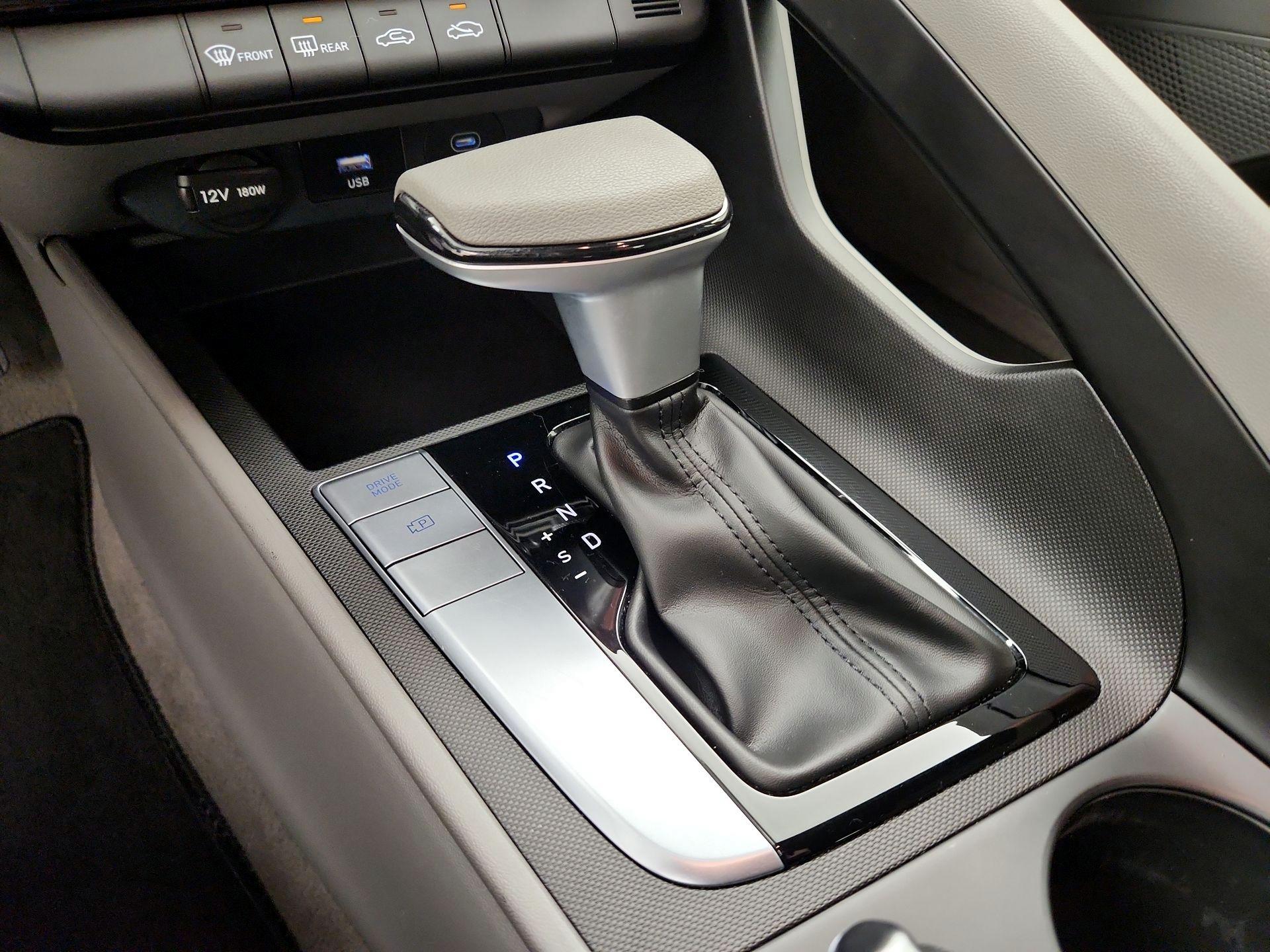 Thumbnail: 2024 Hyundai Elantra - 18