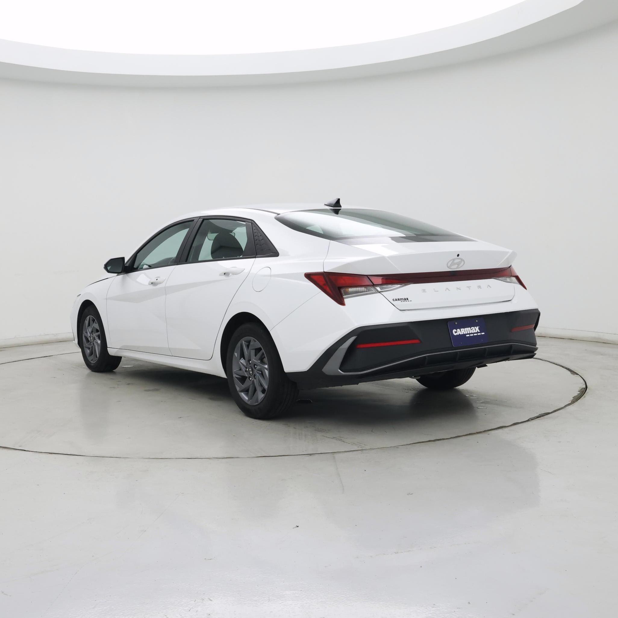 Thumbnail: 2024 Hyundai Elantra - 2